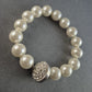Klassisches Perlenarmband mit Strass-Verschluss – Eleganz in Perfektion