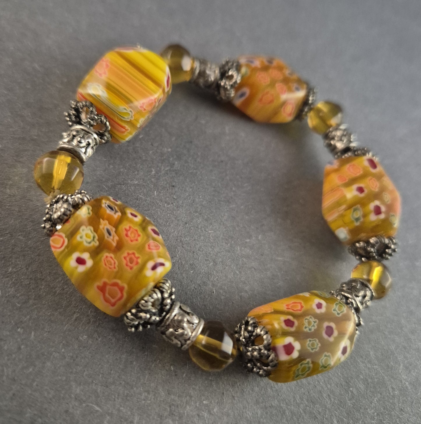 Exklusives Millefiori-Glasarmband – Kunstvolle Farbenpracht