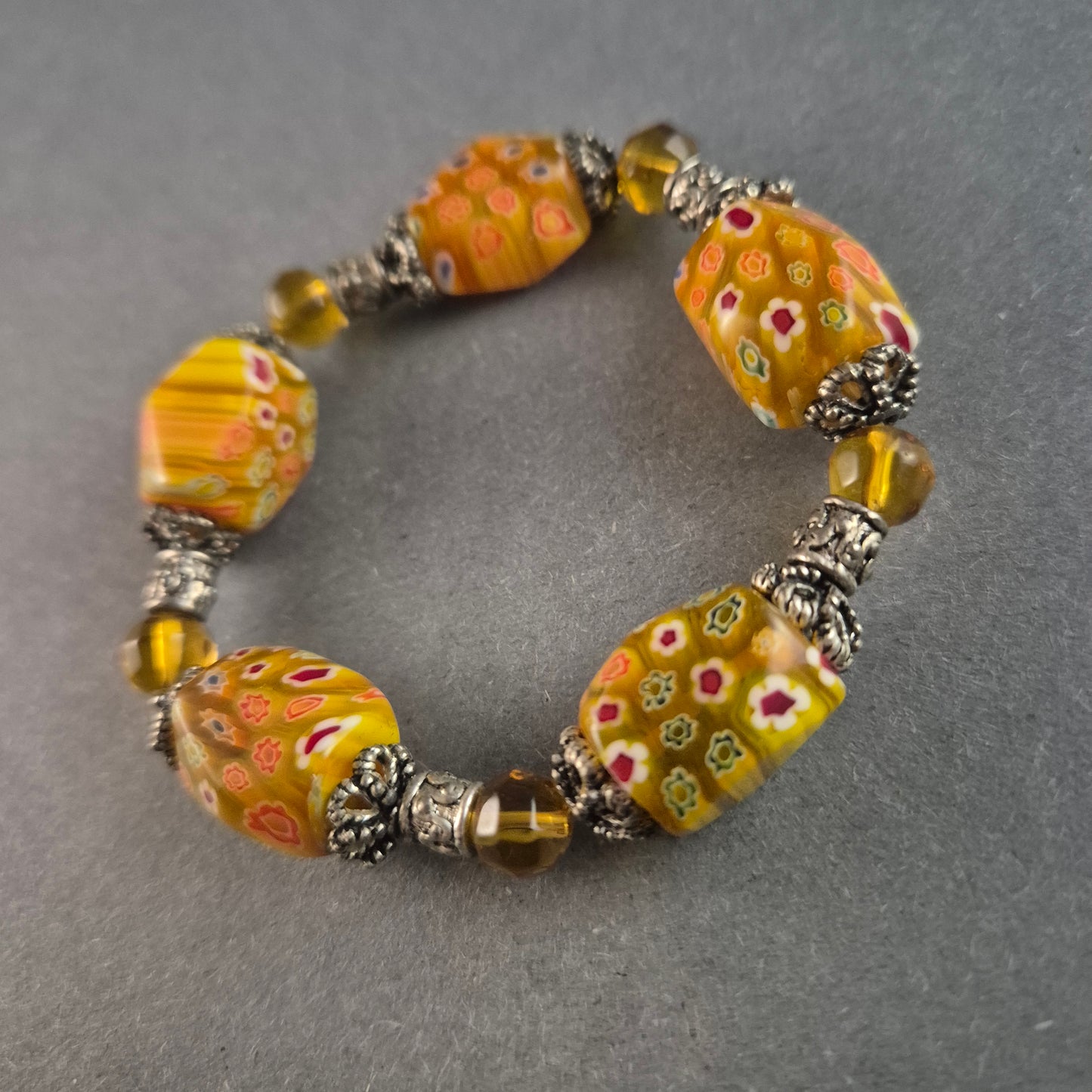 Exklusives Millefiori-Glasarmband – Kunstvolle Farbenpracht