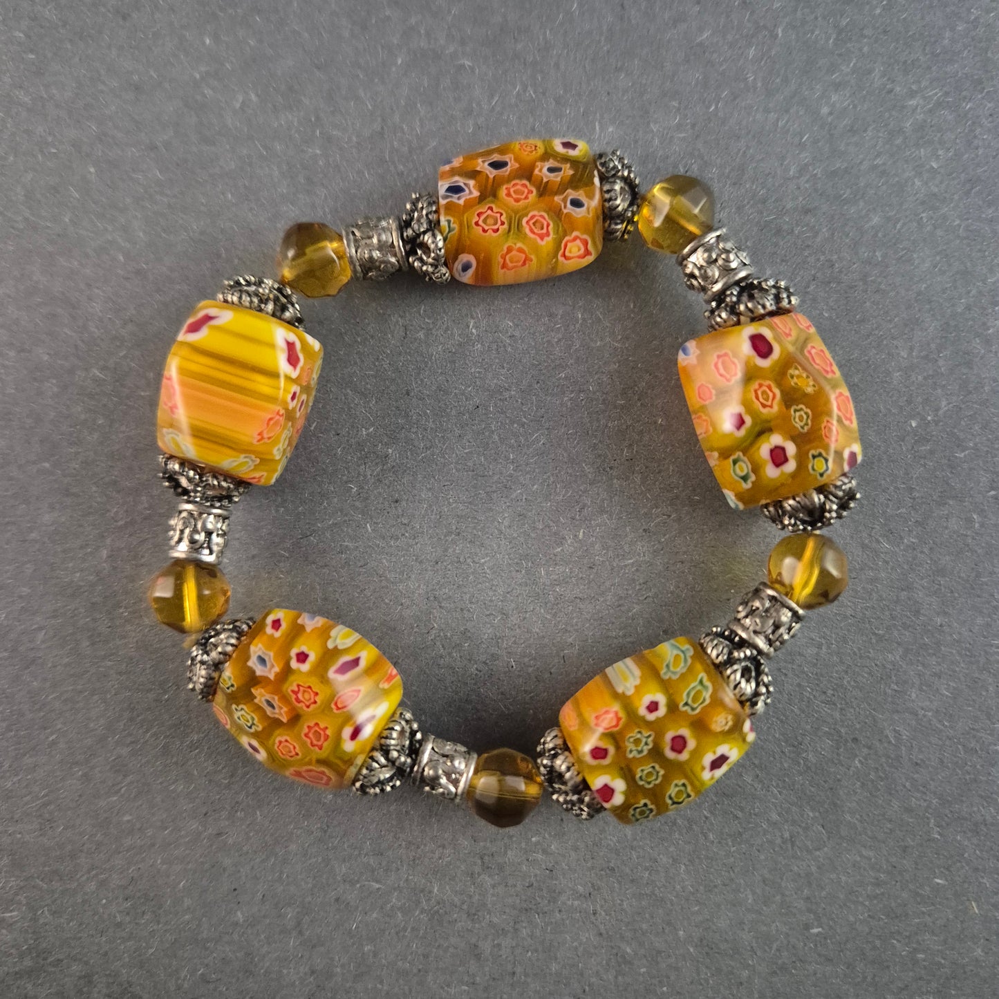 Exklusives Millefiori-Glasarmband – Kunstvolle Farbenpracht