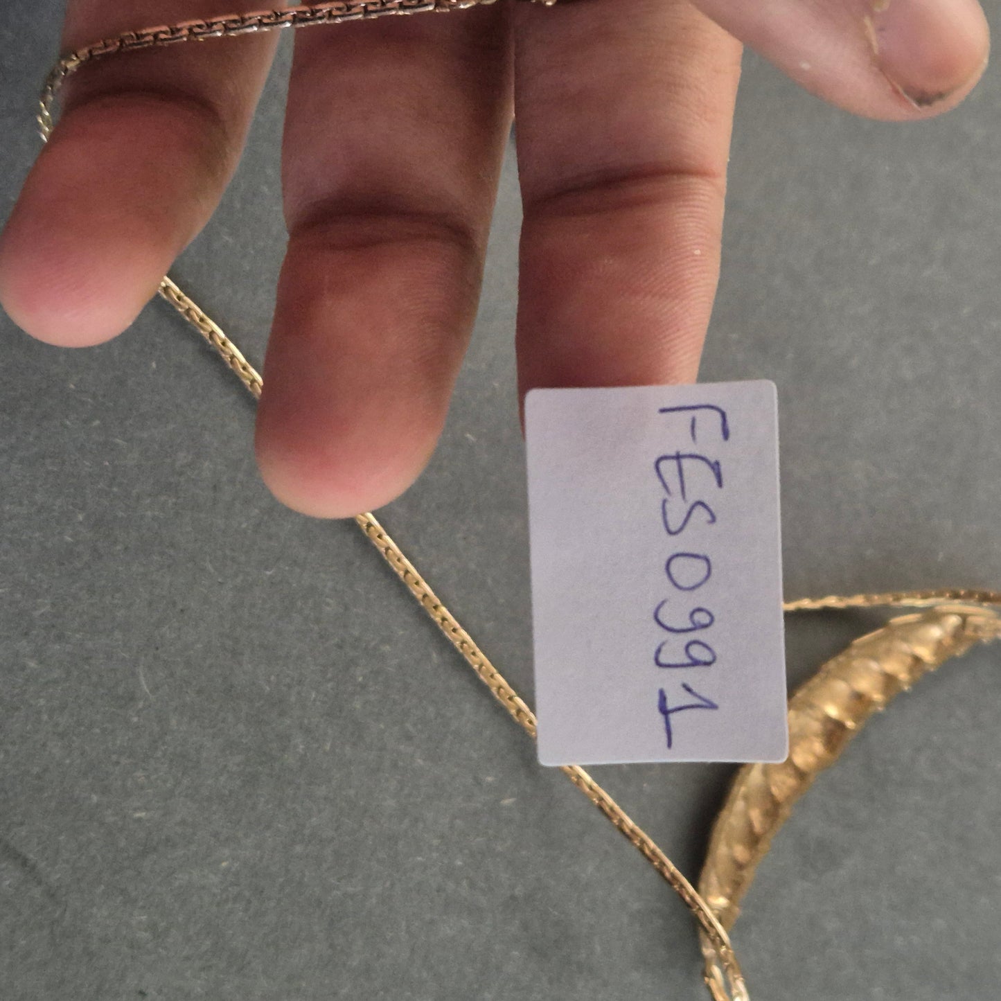 Elegante Vintage-Goldkette mit geschwungenem Mittelteil