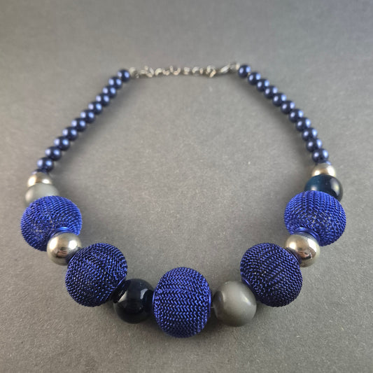 Extravagante Statement-Kette in Blau – Stilvolles Design