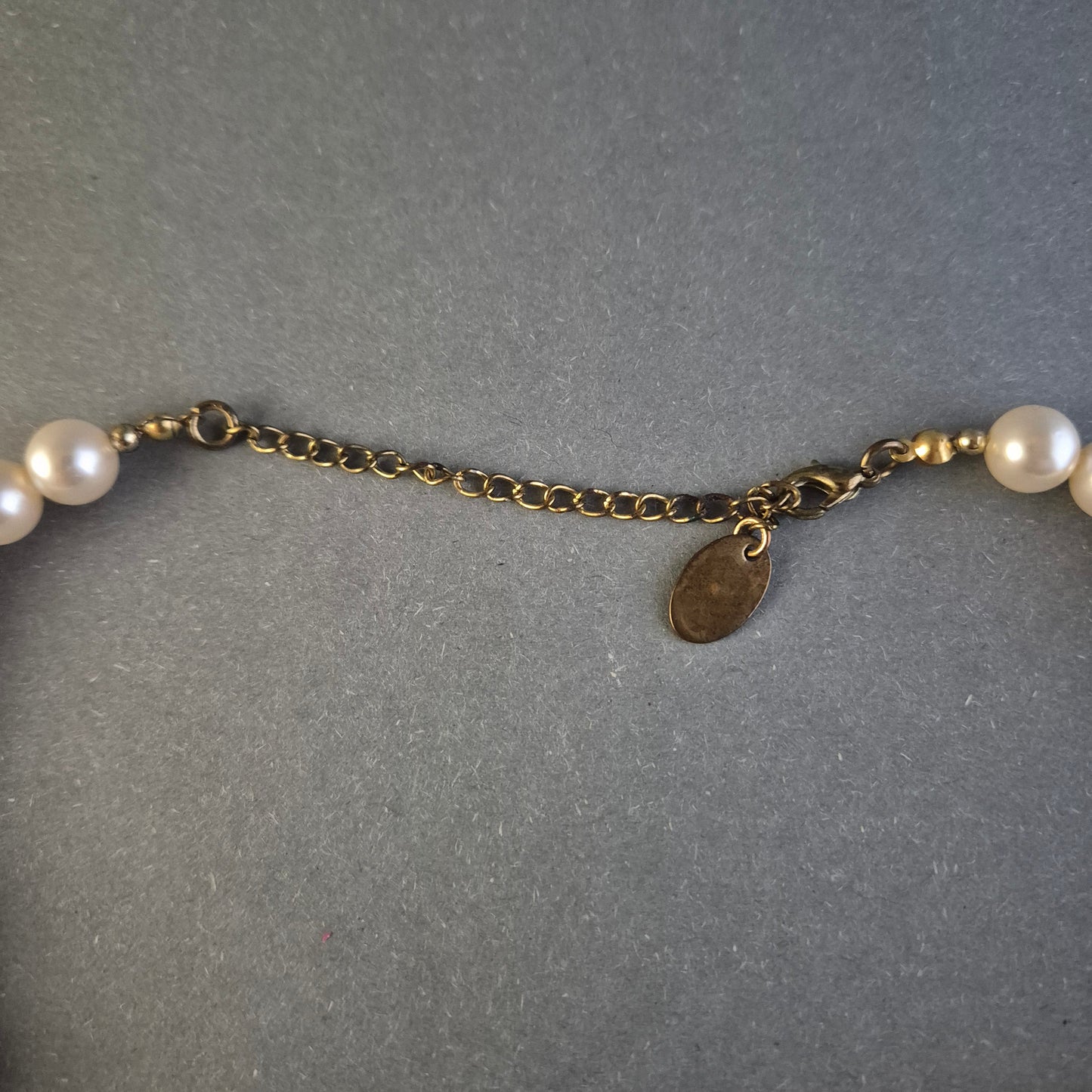 Elegante Vintage-Perlenkette – Klassisches Design mit sanftem Schimmer