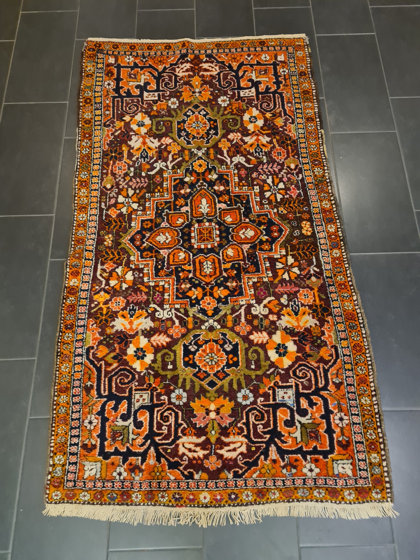 Perserteppich Orientteppich Handgeknüpfter Teppich Heris antik 210x116cm