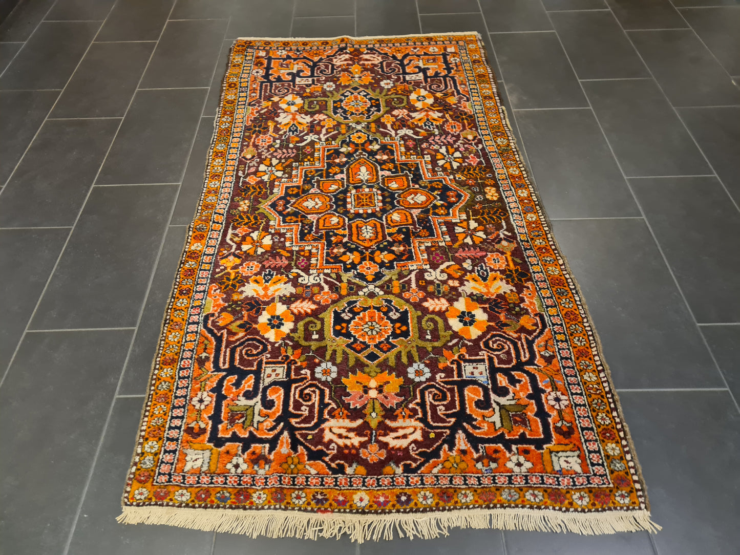 Perserteppich Orientteppich Handgeknüpfter Teppich Heris antik 210x116cm