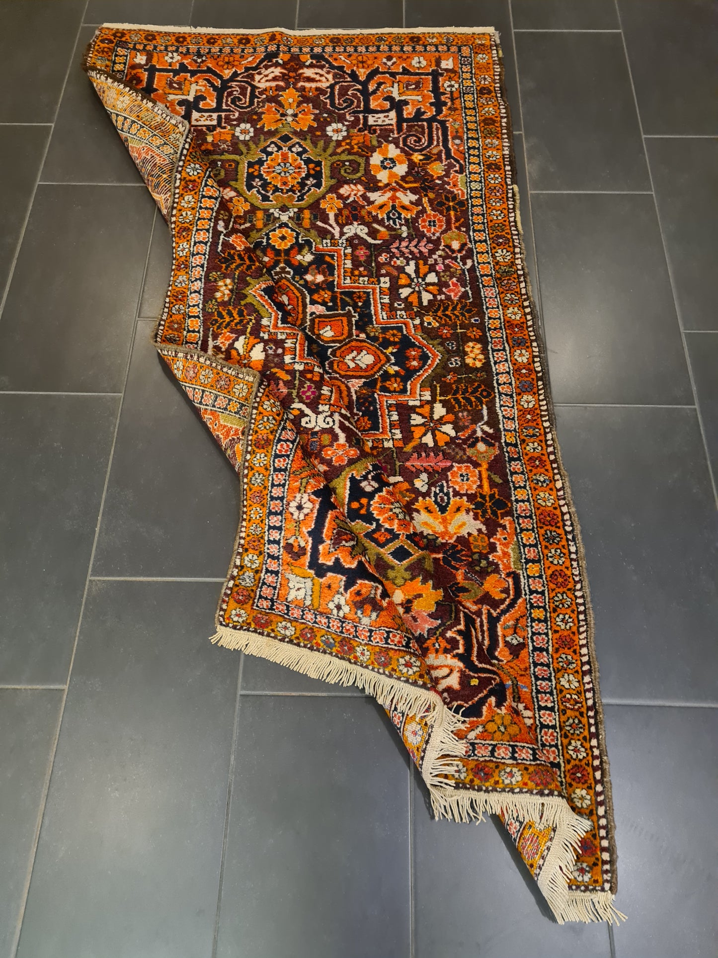 Perserteppich Orientteppich Handgeknüpfter Teppich Heris antik 210x116cm