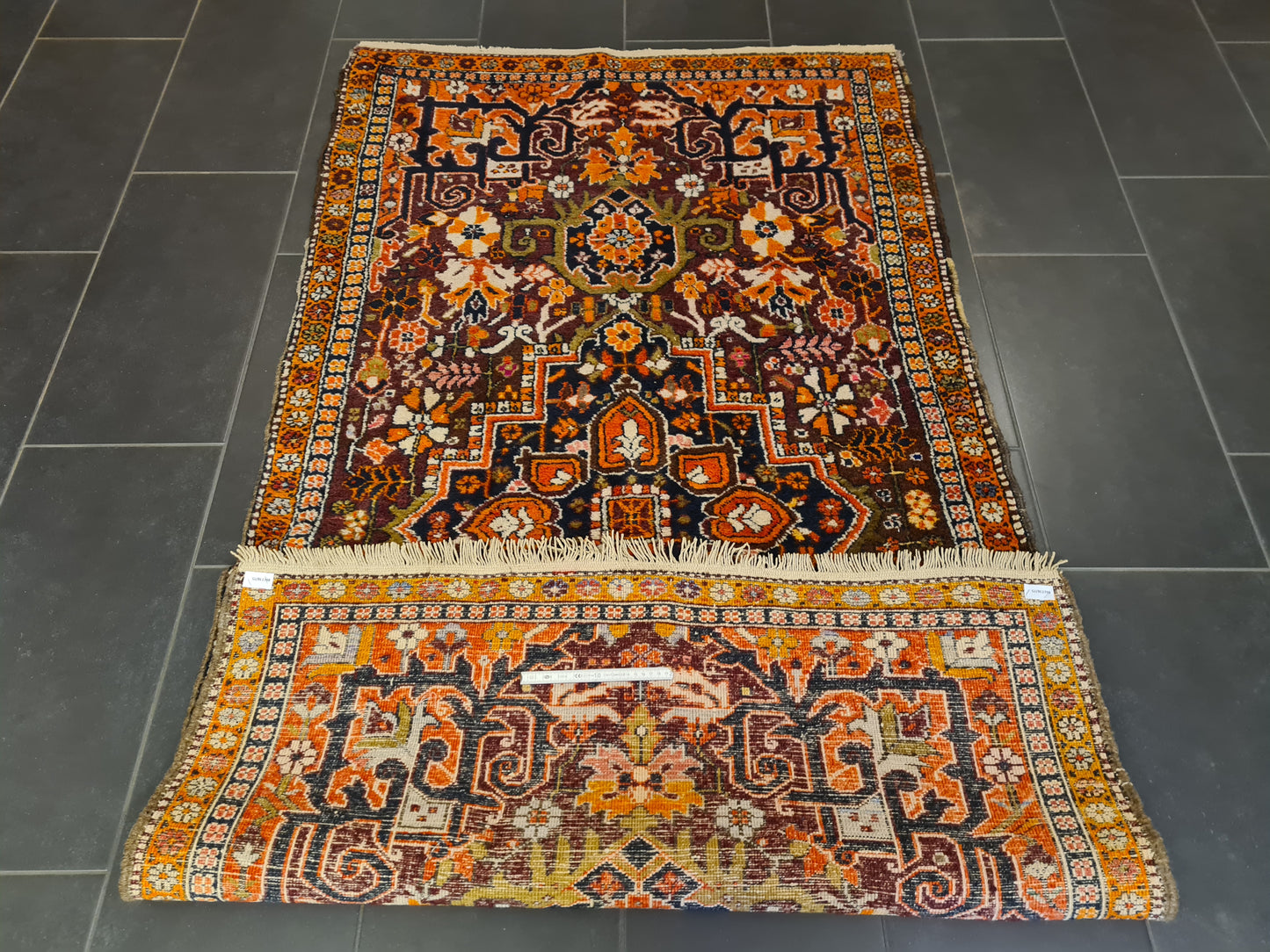 Perserteppich Orientteppich Handgeknüpfter Teppich Heris antik 210x116cm