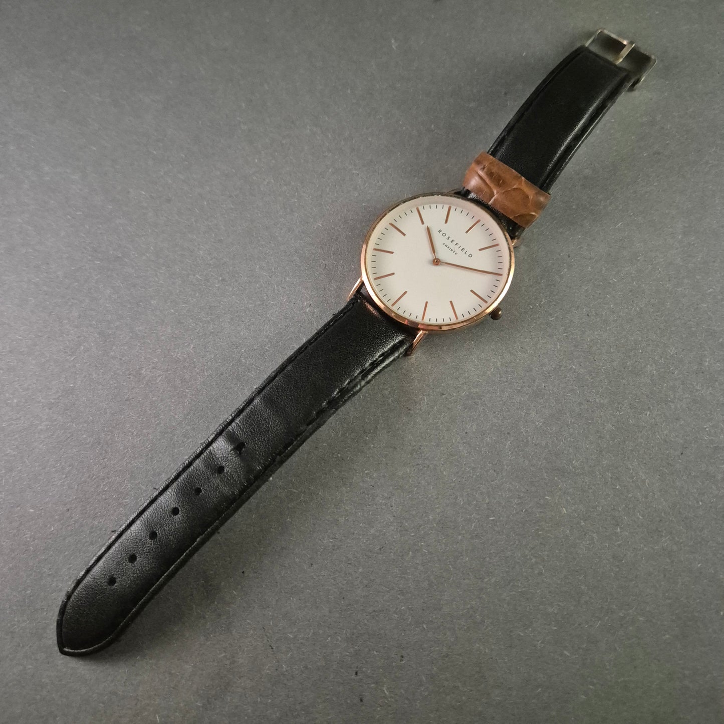 Stilvolle Rosefield Damenarmbanduhr – Minimalistisches Design mit Lederarmband