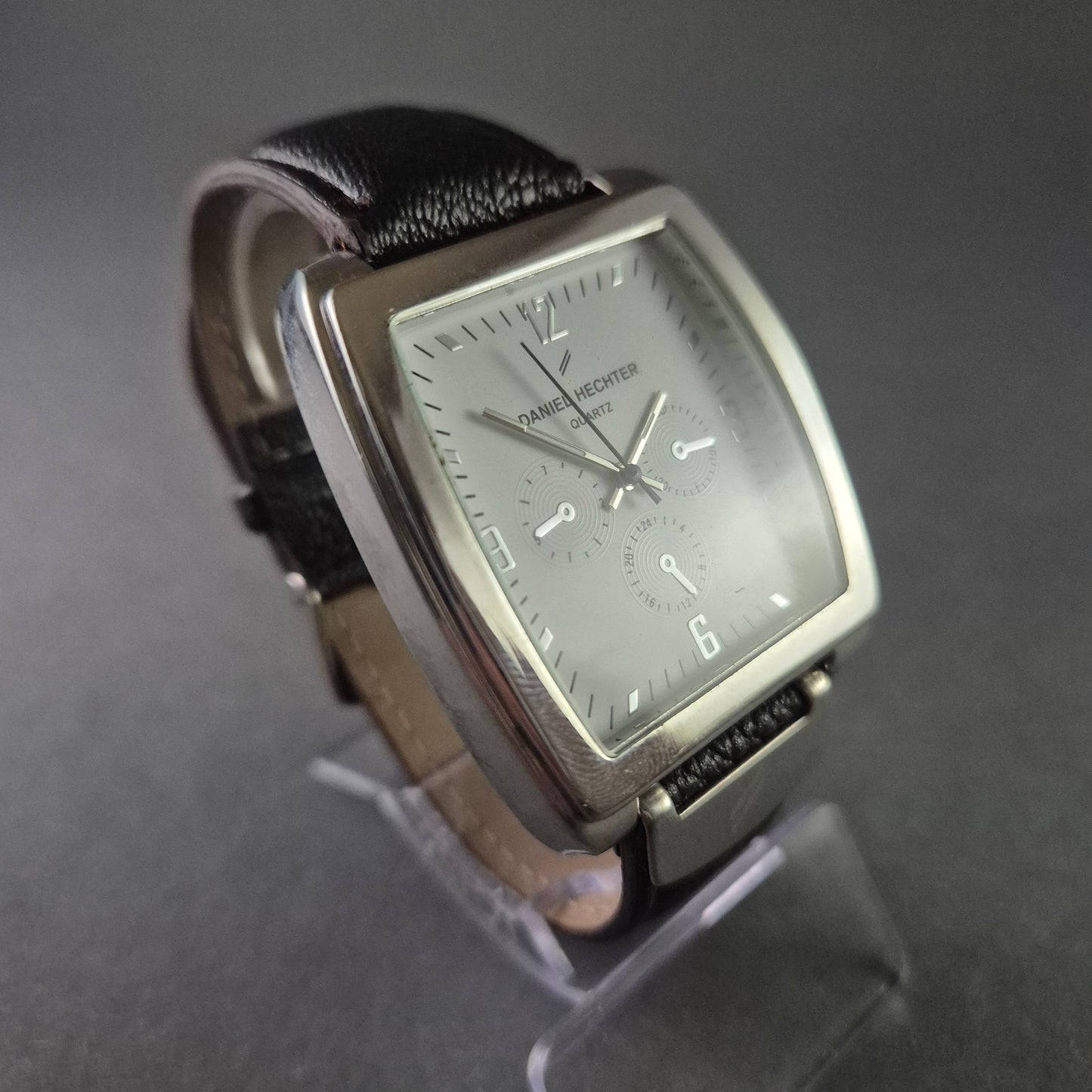 Stilvolle Daniel Hechter Herrenarmbanduhr – Elegantes rechteckiges Design