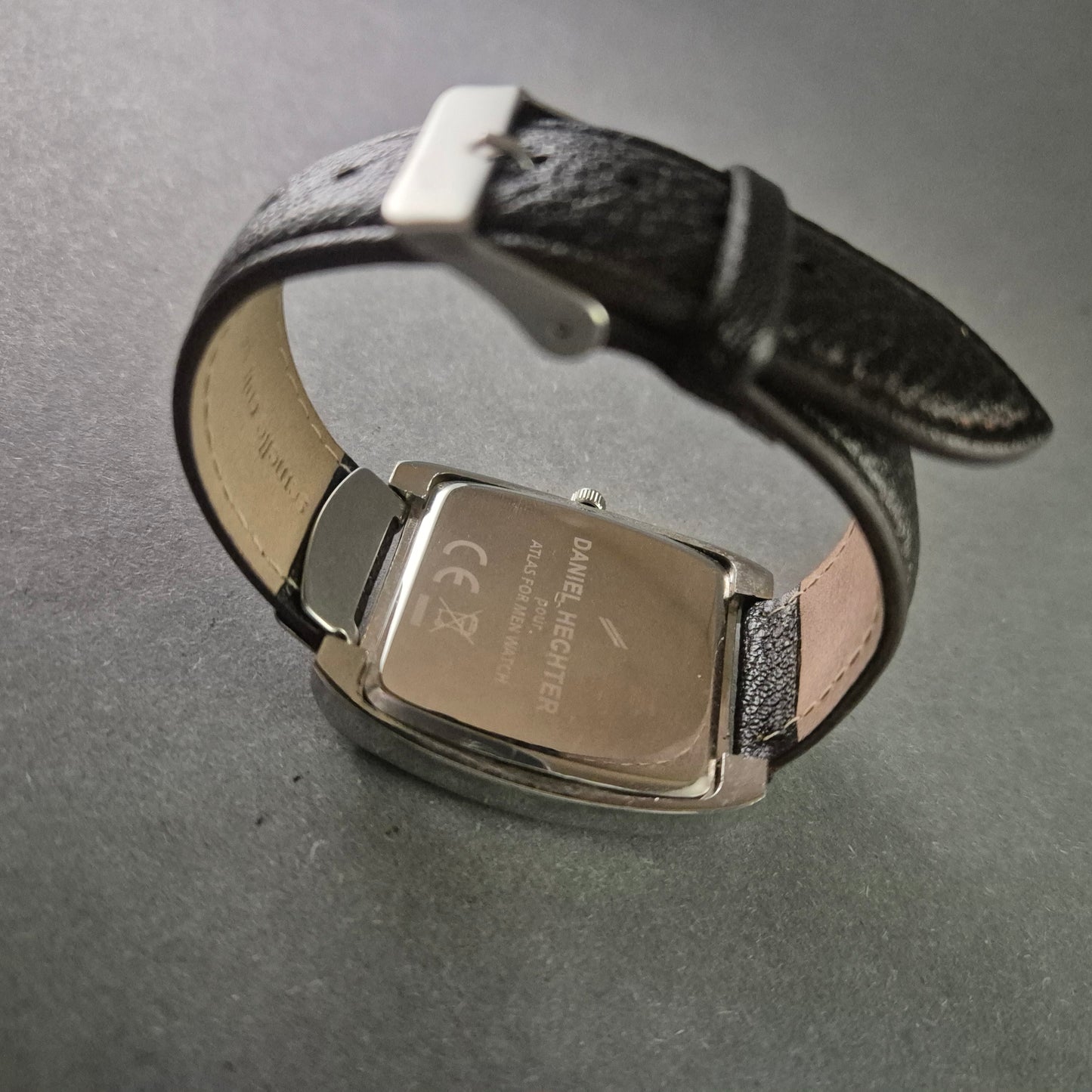 Stilvolle Daniel Hechter Herrenarmbanduhr – Elegantes rechteckiges Design