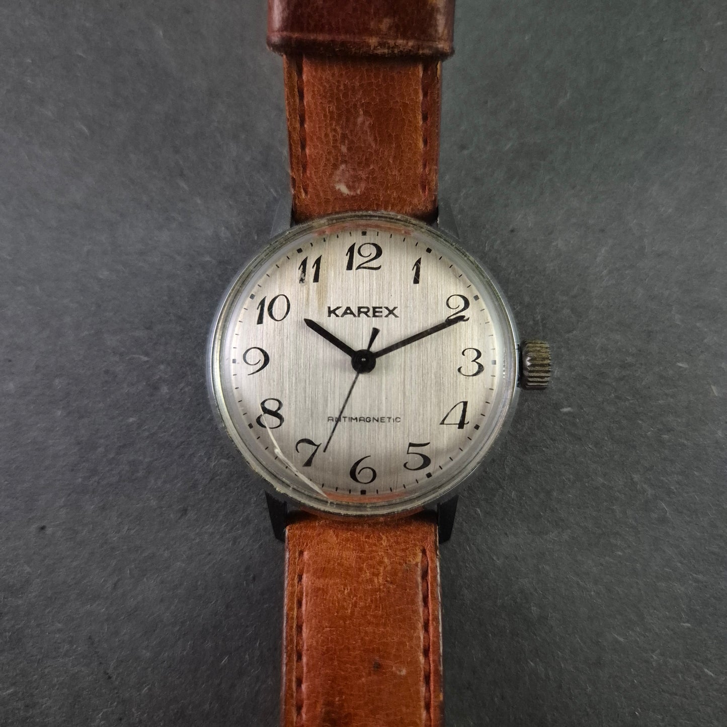 Vintage Karex Herrenarmbanduhr – Klassischer Stil mit braunem Lederarmband