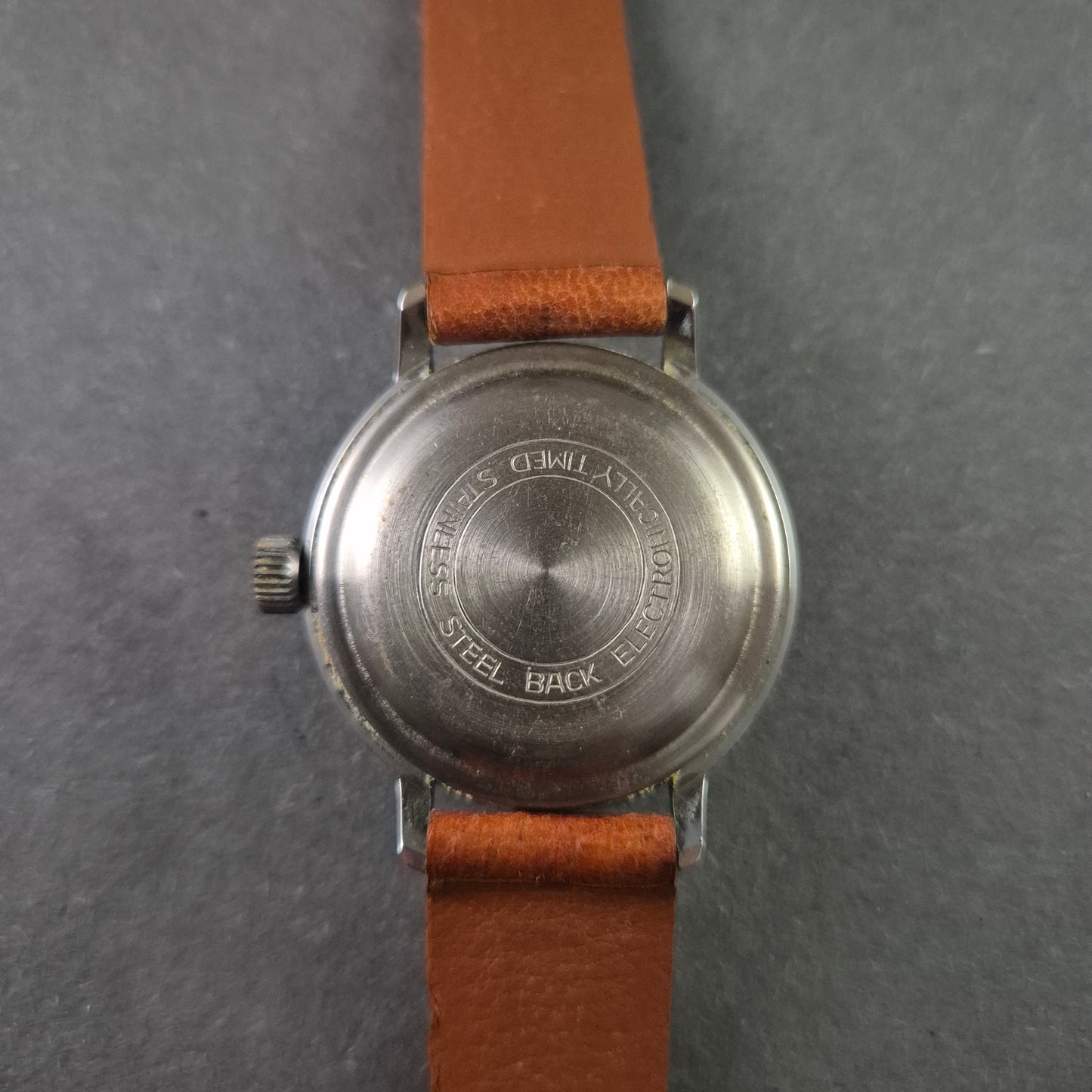 Vintage Karex Herrenarmbanduhr – Klassischer Stil mit braunem Lederarmband