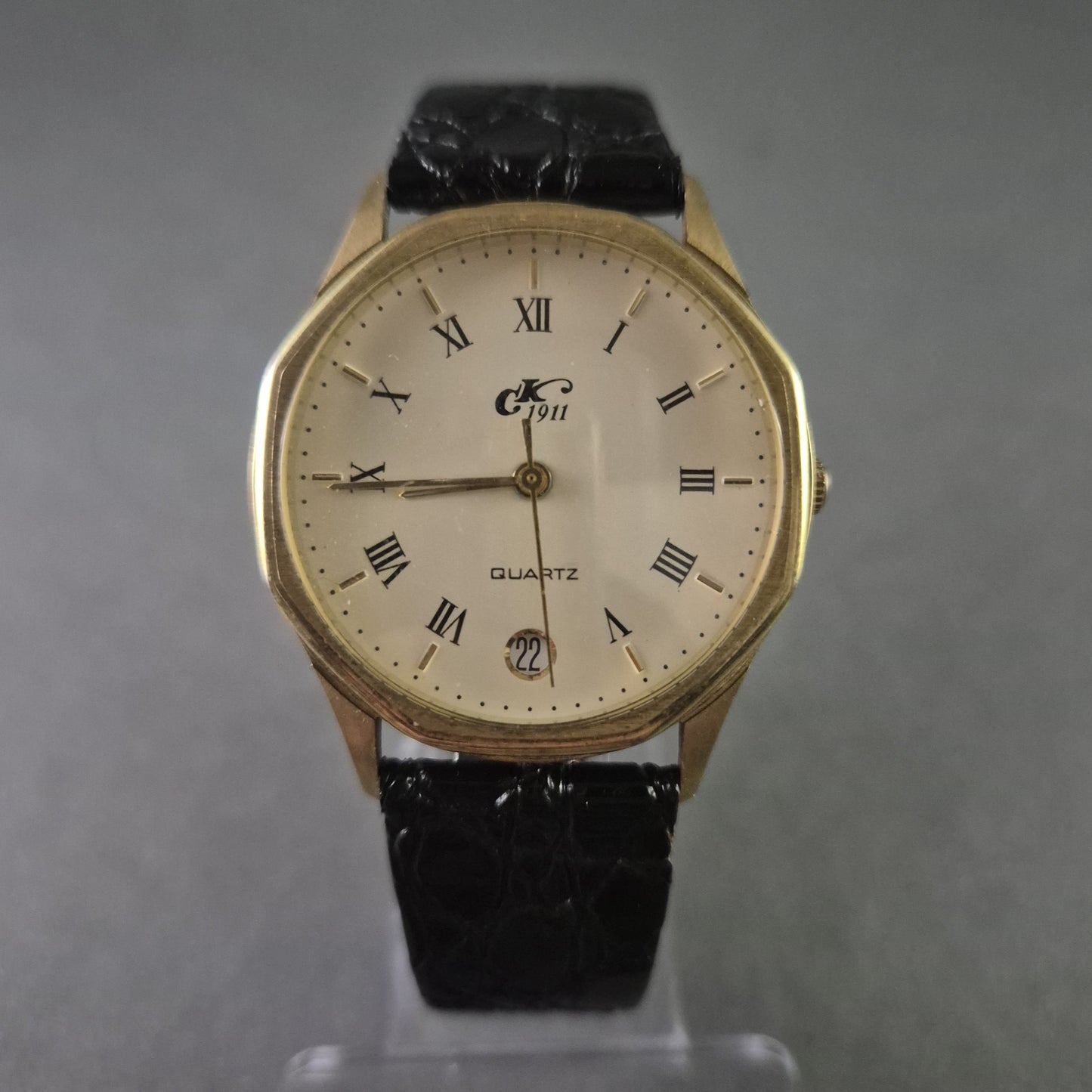 Elegante GK 1911 Herrenarmbanduhr – Klassisches Design mit römischen Ziffern