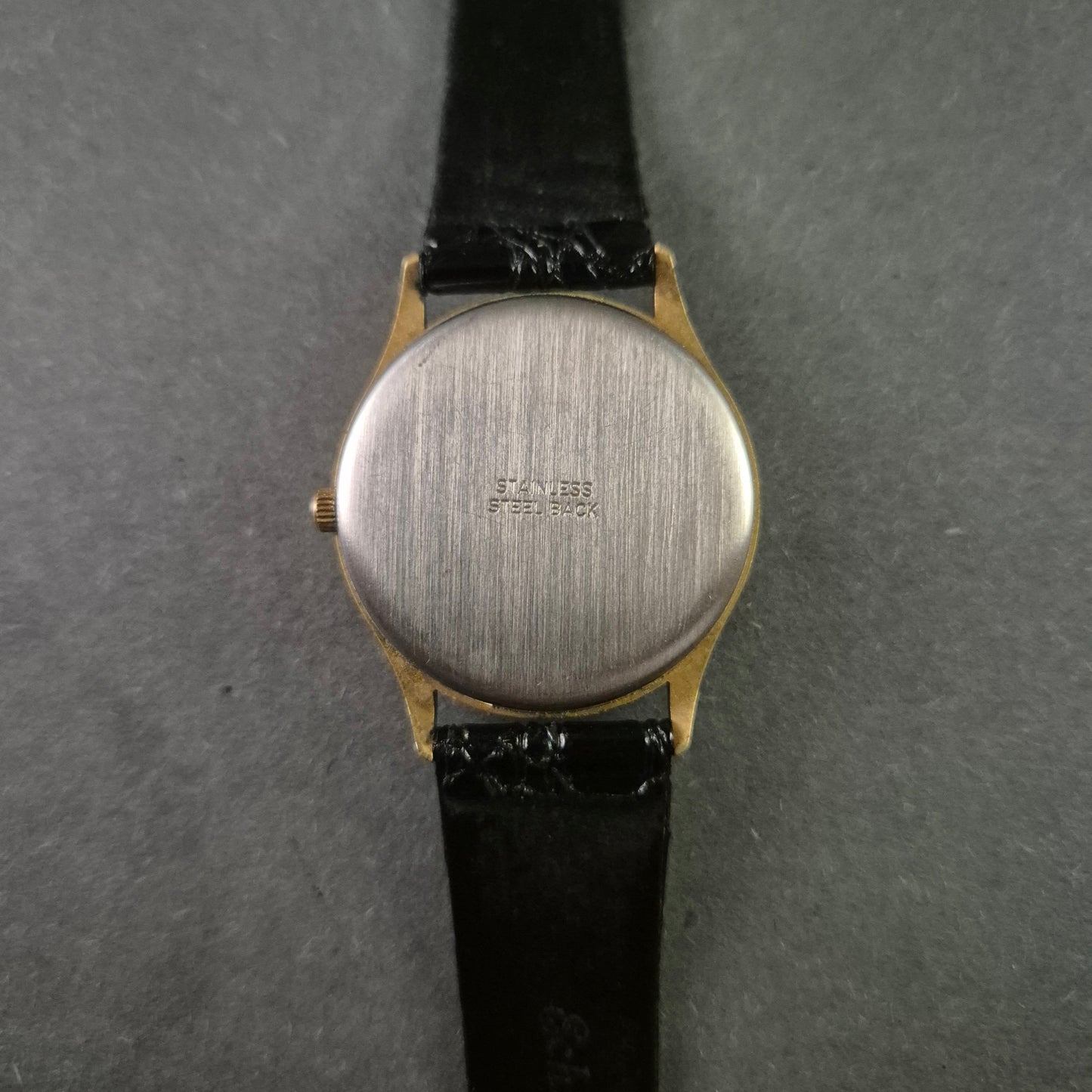 Elegante GK 1911 Herrenarmbanduhr – Klassisches Design mit römischen Ziffern