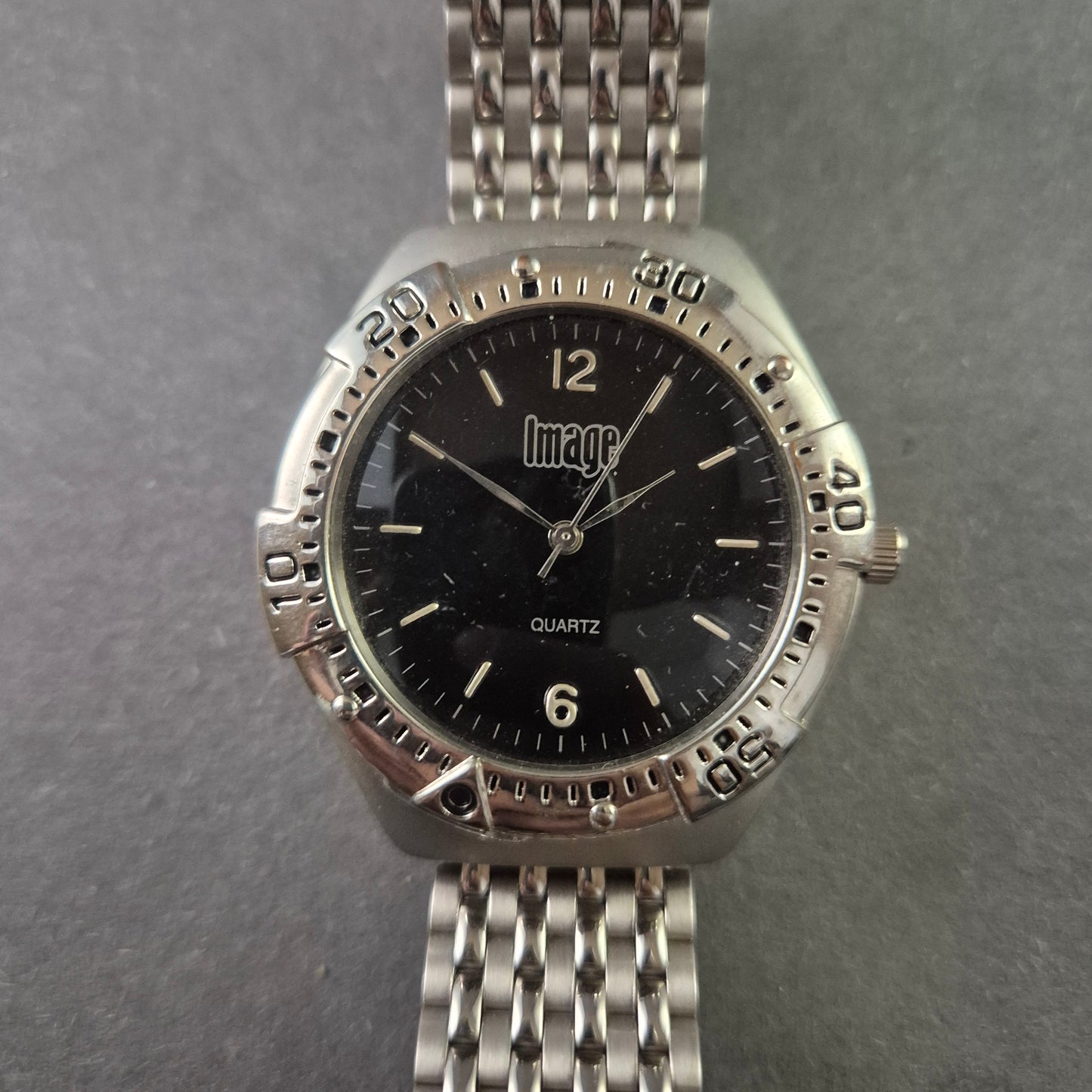 Sportliche Image Herrenarmbanduhr – Edelstahl mit drehbarer Lünette