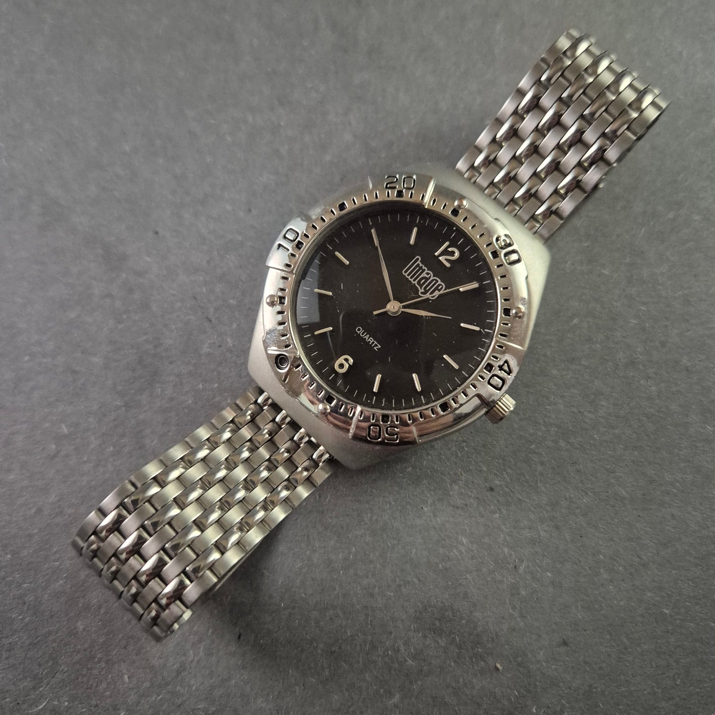 Sportliche Image Herrenarmbanduhr – Edelstahl mit drehbarer Lünette