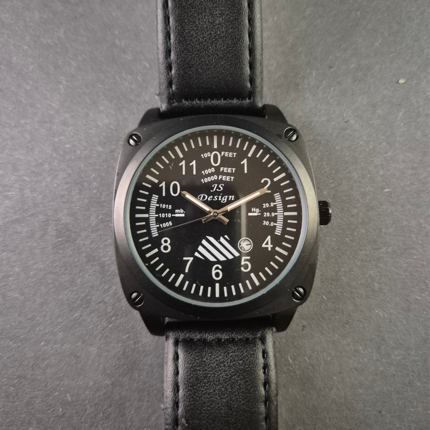 JS Design Herrenarmbanduhr – Markantes Fliegeruhren-Design in Schwarz