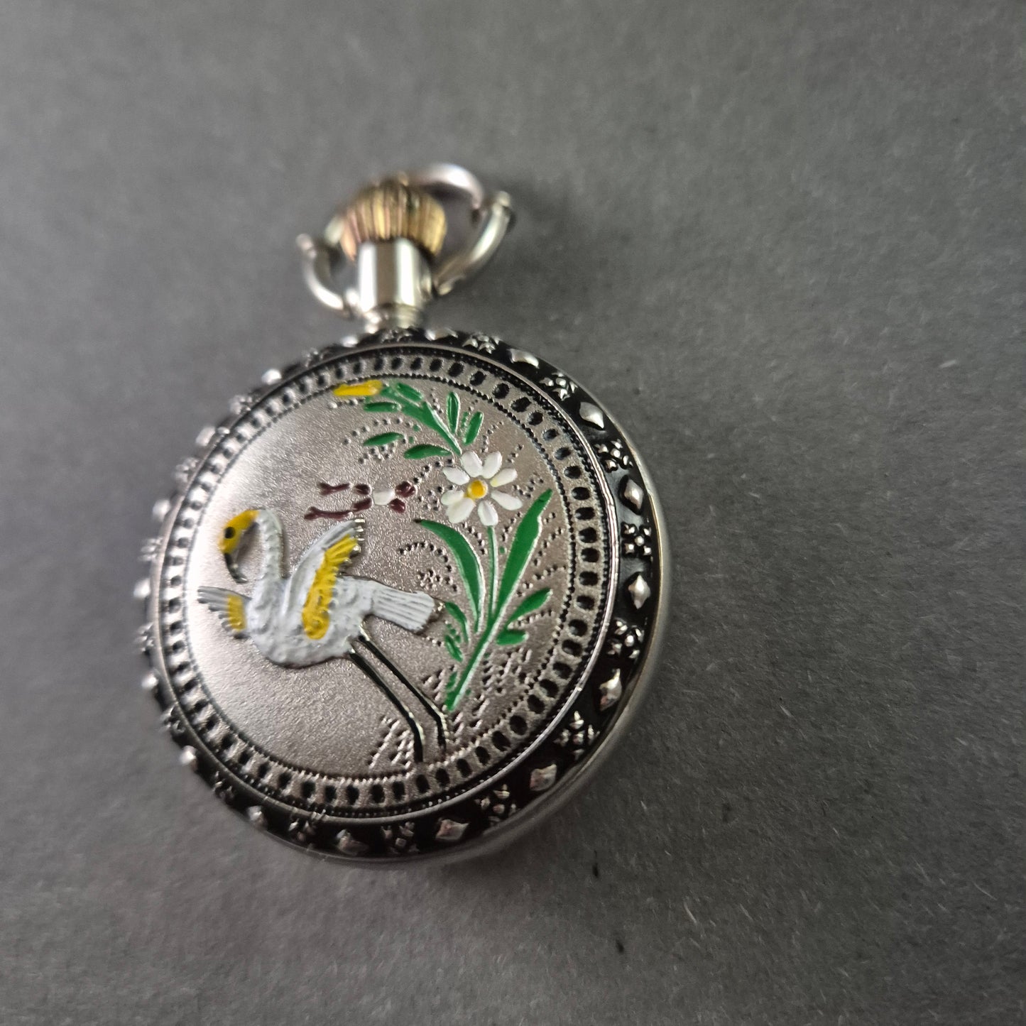 Antike Silberne Taschenuhr – Elegantes Schwan-Design mit Klappdeckel