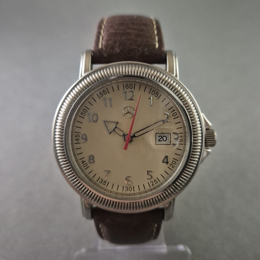 Mercedes-Benz Herrenarmbanduhr – Klassisches Design mit Lederarmband