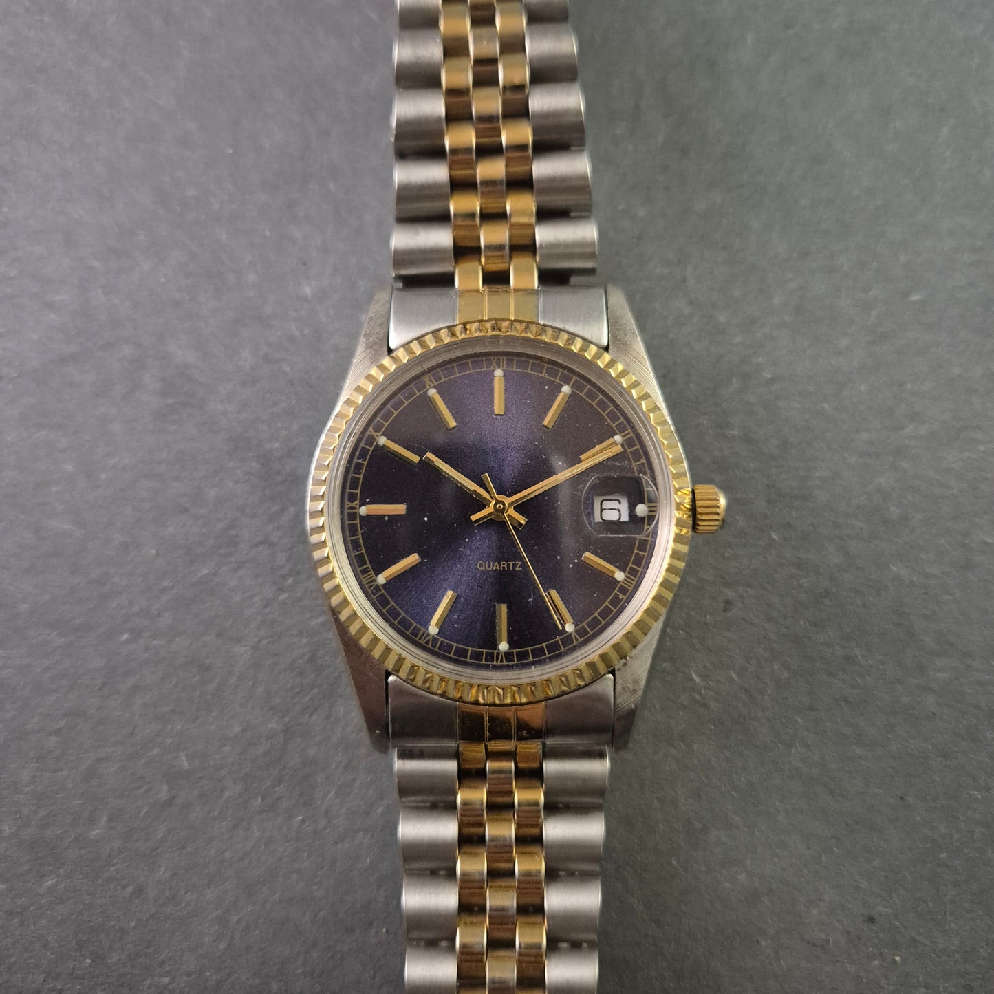 Elegante Zweifarbige Herrenarmbanduhr – Klassisches Design mit Edelstahlarmband