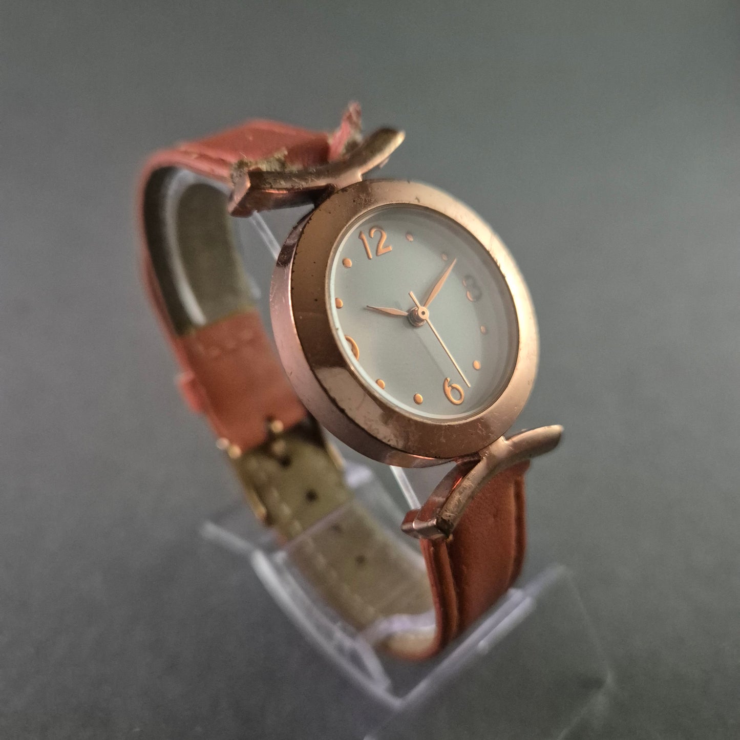 Damenarmbanduhr in Roségold – Minimalistisches Design mit Lederarmband