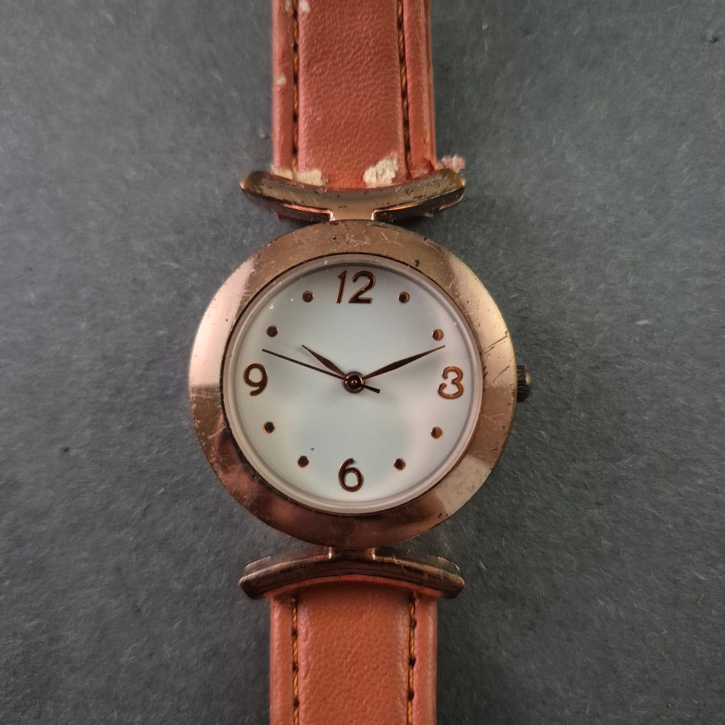 Damenarmbanduhr in Roségold – Minimalistisches Design mit Lederarmband