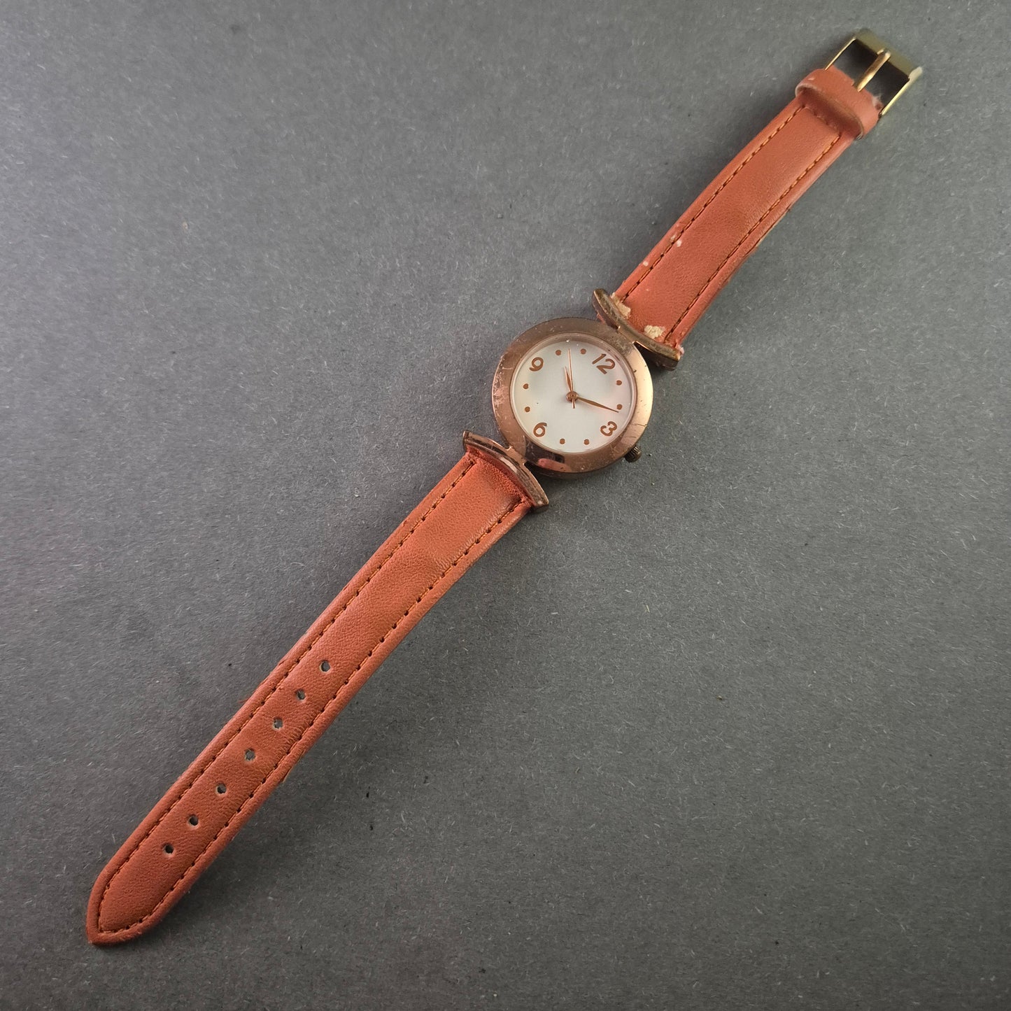 Damenarmbanduhr in Roségold – Minimalistisches Design mit Lederarmband