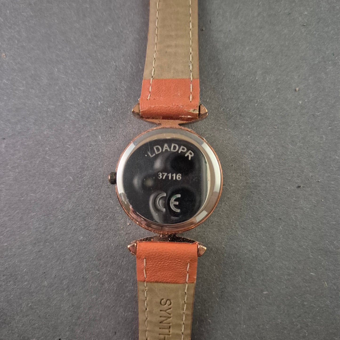 Damenarmbanduhr in Roségold – Minimalistisches Design mit Lederarmband