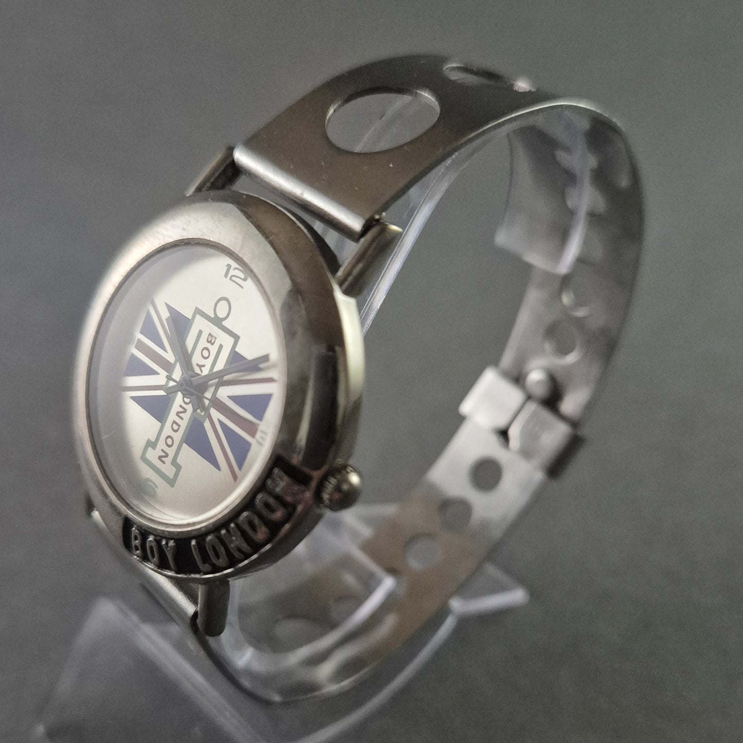 Boy London Armbanduhr – Trendiges Design mit Edelstahlarmband