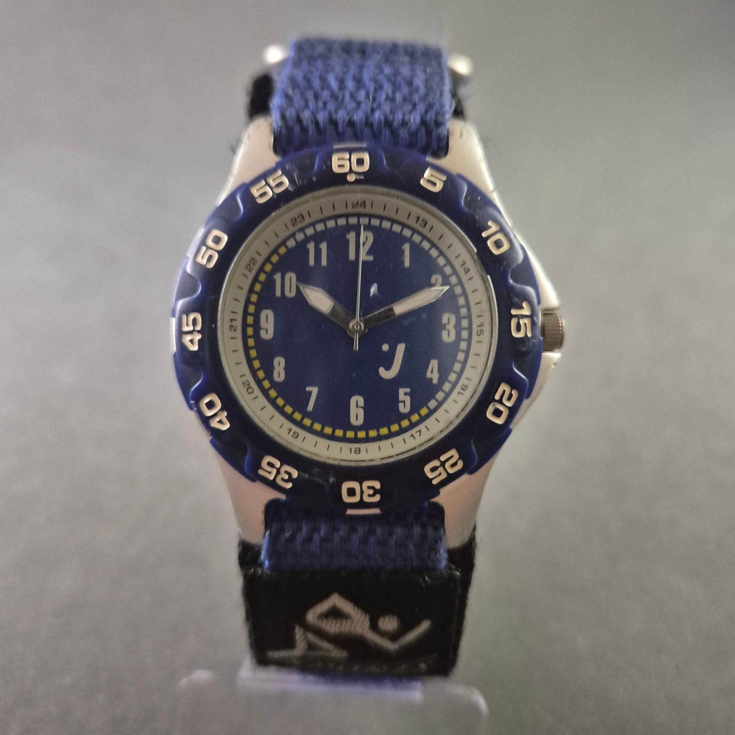 Sportliche Herrenarmbanduhr – Robustes Design mit Klettverschluss