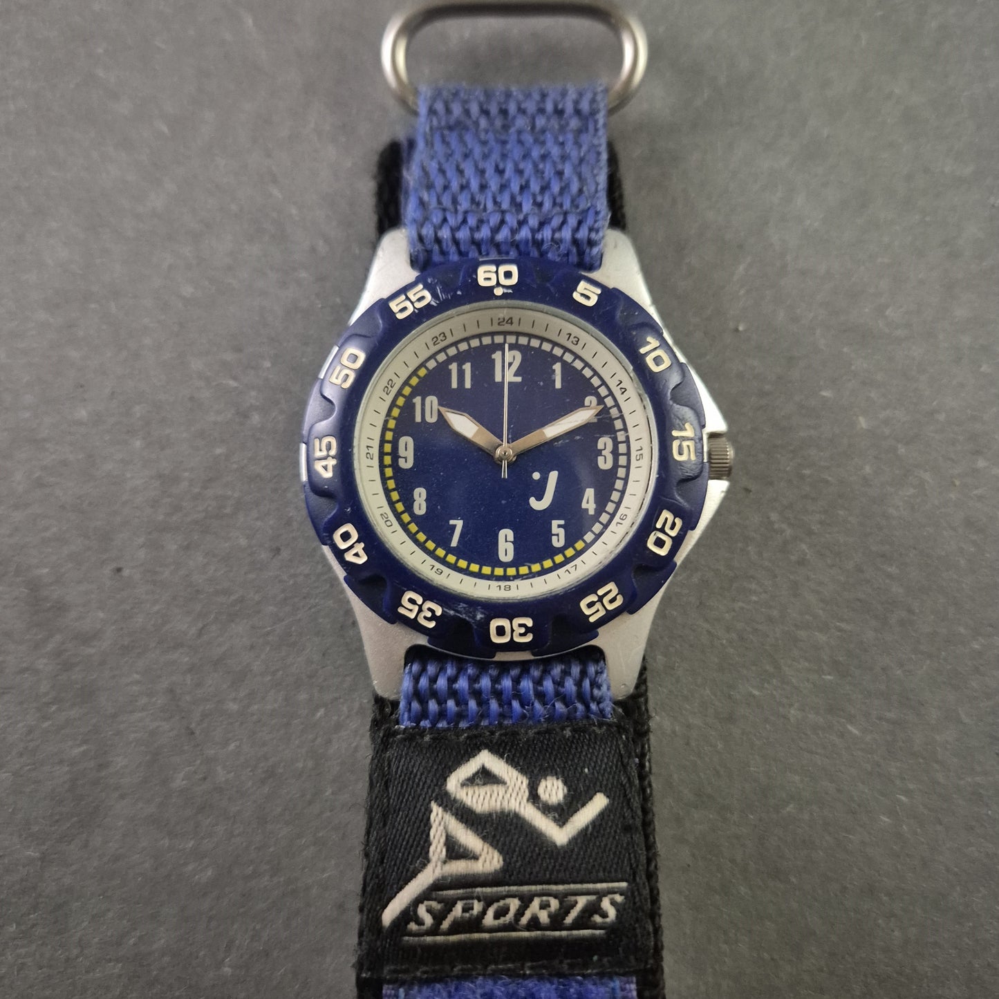 Sportliche Herrenarmbanduhr – Robustes Design mit Klettverschluss