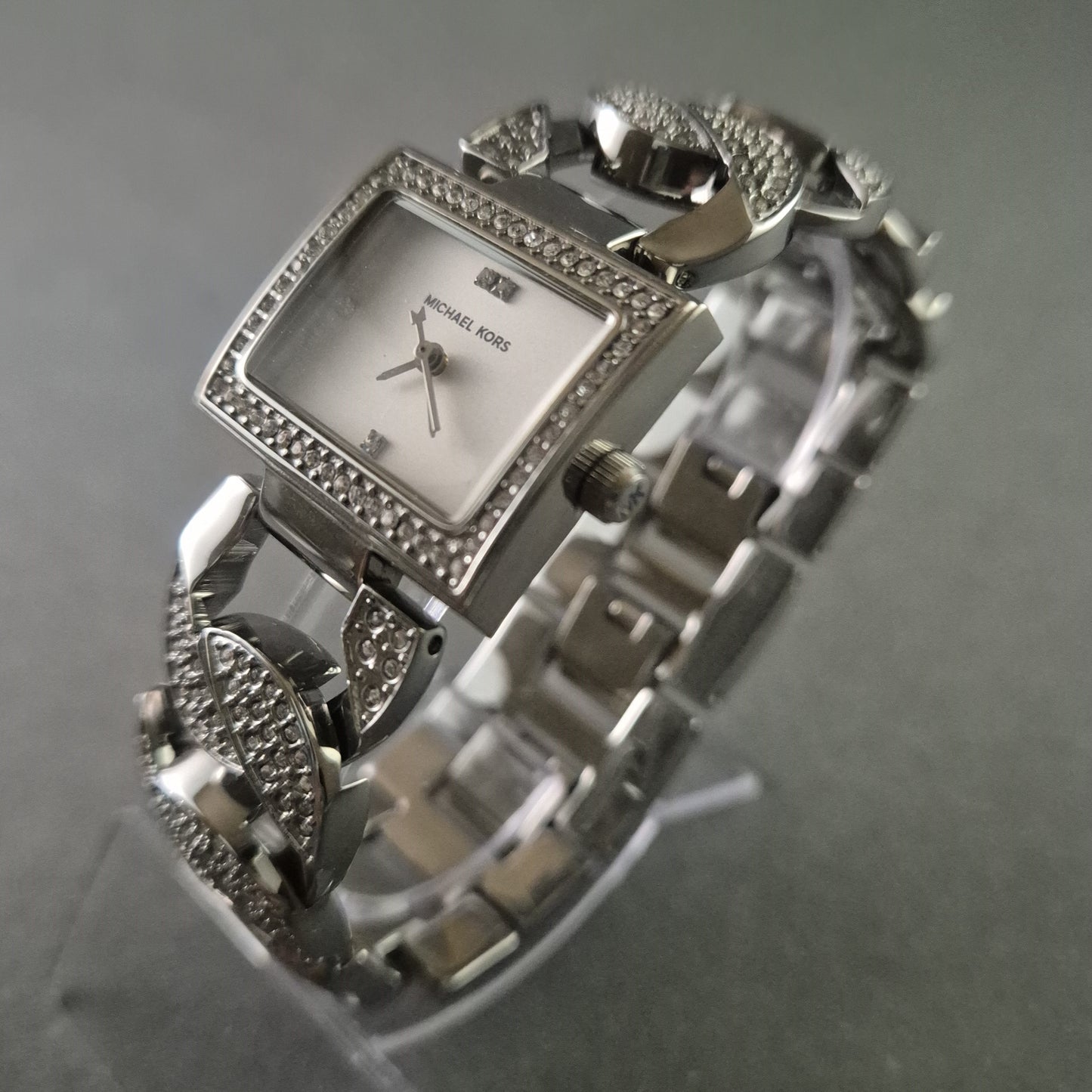 Michael Kors Damenarmbanduhr – Glamouröses Design mit Gliederarmband