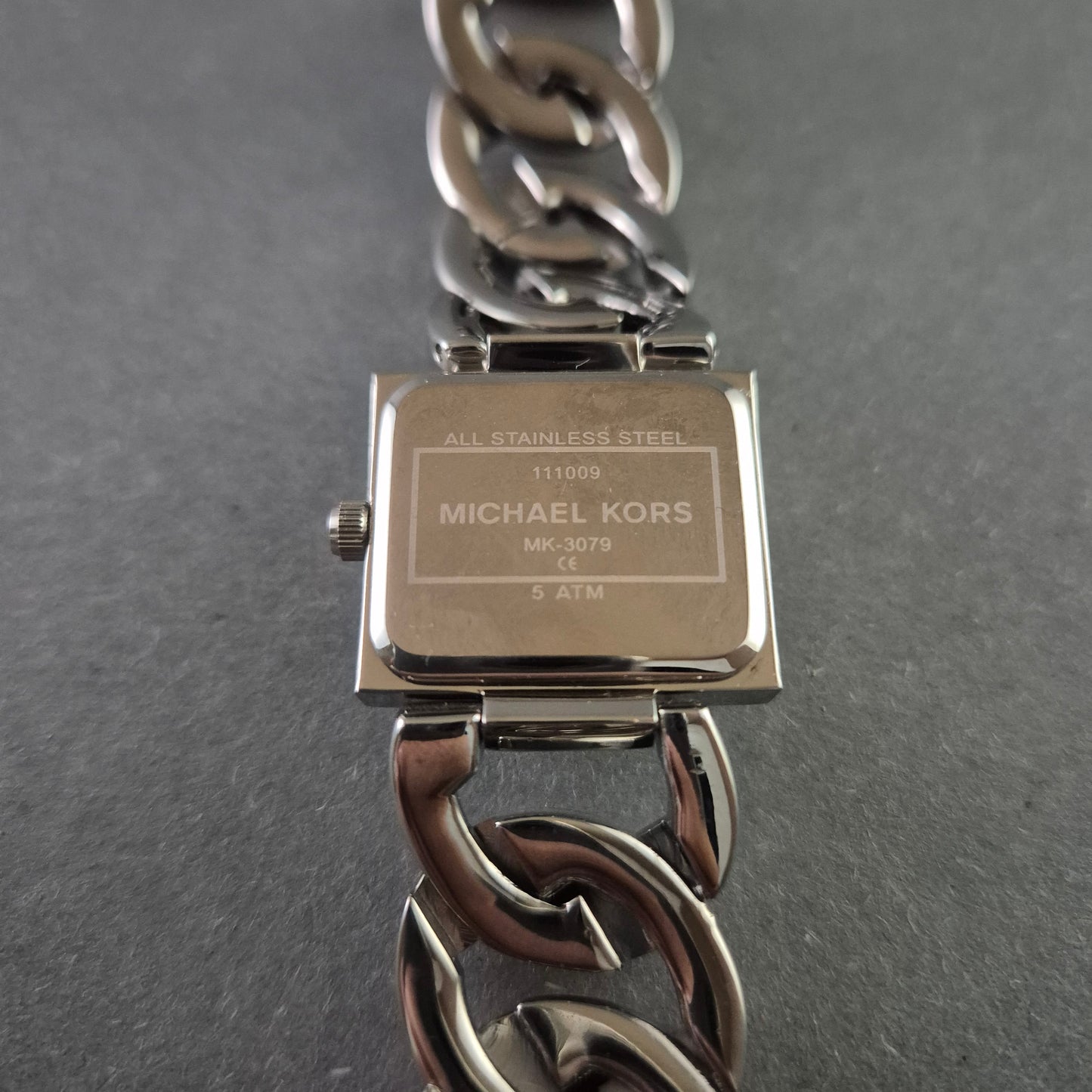 Michael Kors Damenarmbanduhr – Glamouröses Design mit Gliederarmband