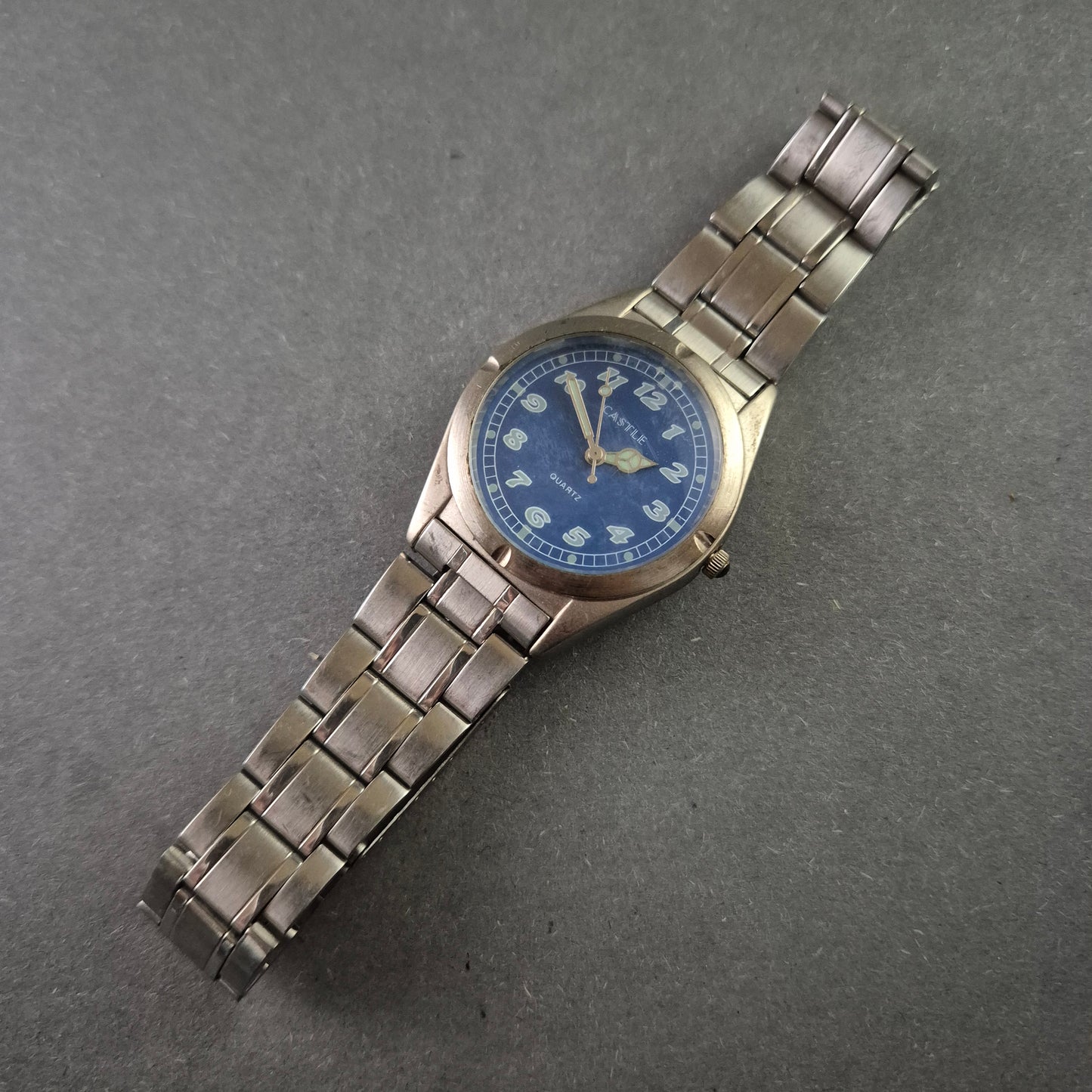 Castle Herrenarmbanduhr – Sportliches Design mit blauem Zifferblatt