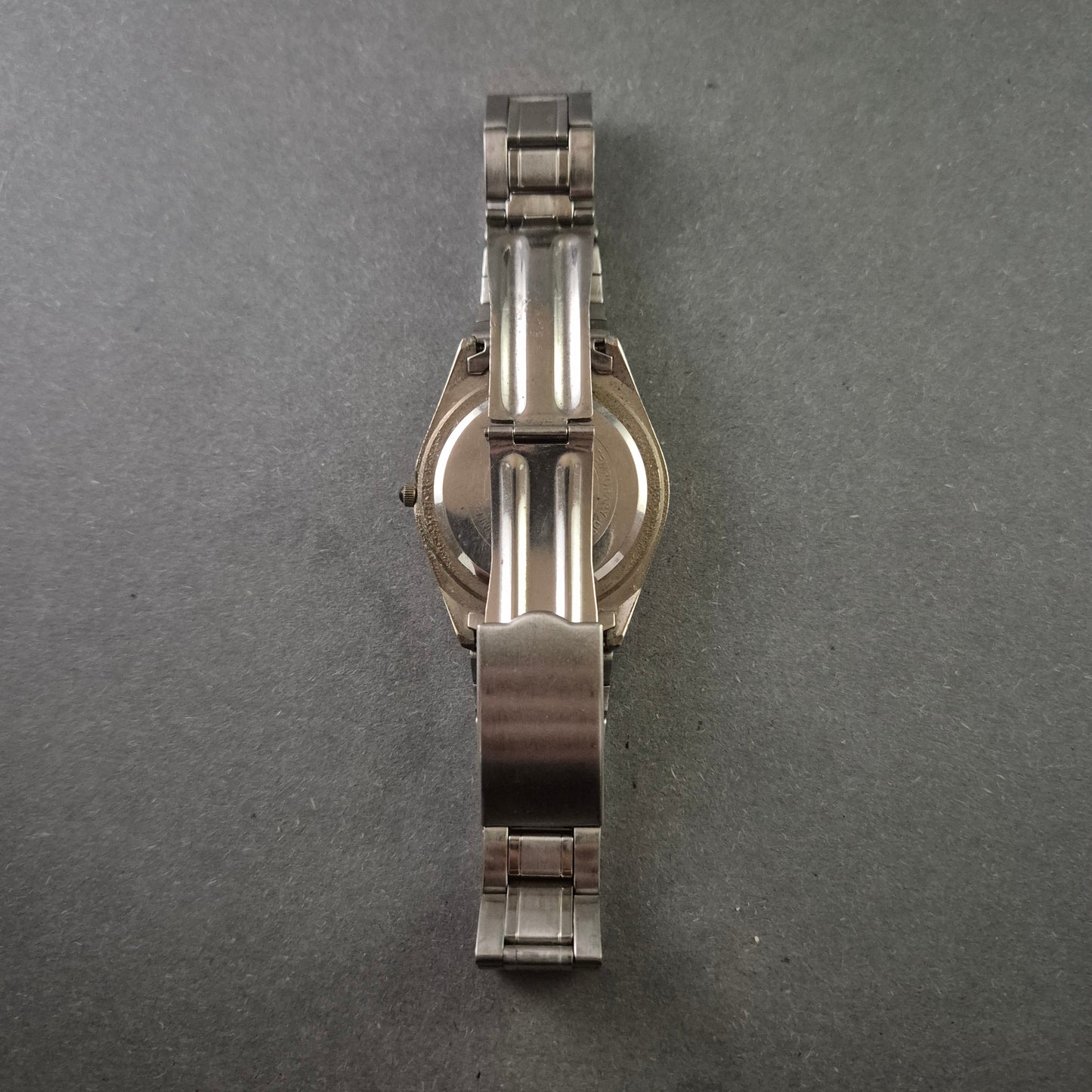 Castle Herrenarmbanduhr – Sportliches Design mit blauem Zifferblatt