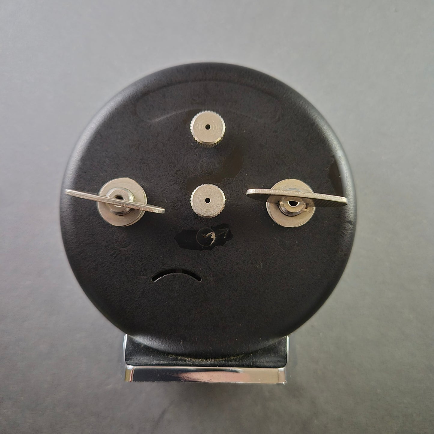 Junghans Trivox Silentic – Stilvoller Vintage-Wecker mit mechanischem Uhrwerk