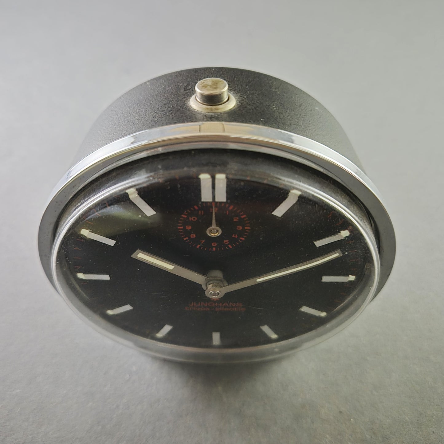Junghans Trivox Silentic – Stilvoller Vintage-Wecker mit mechanischem Uhrwerk