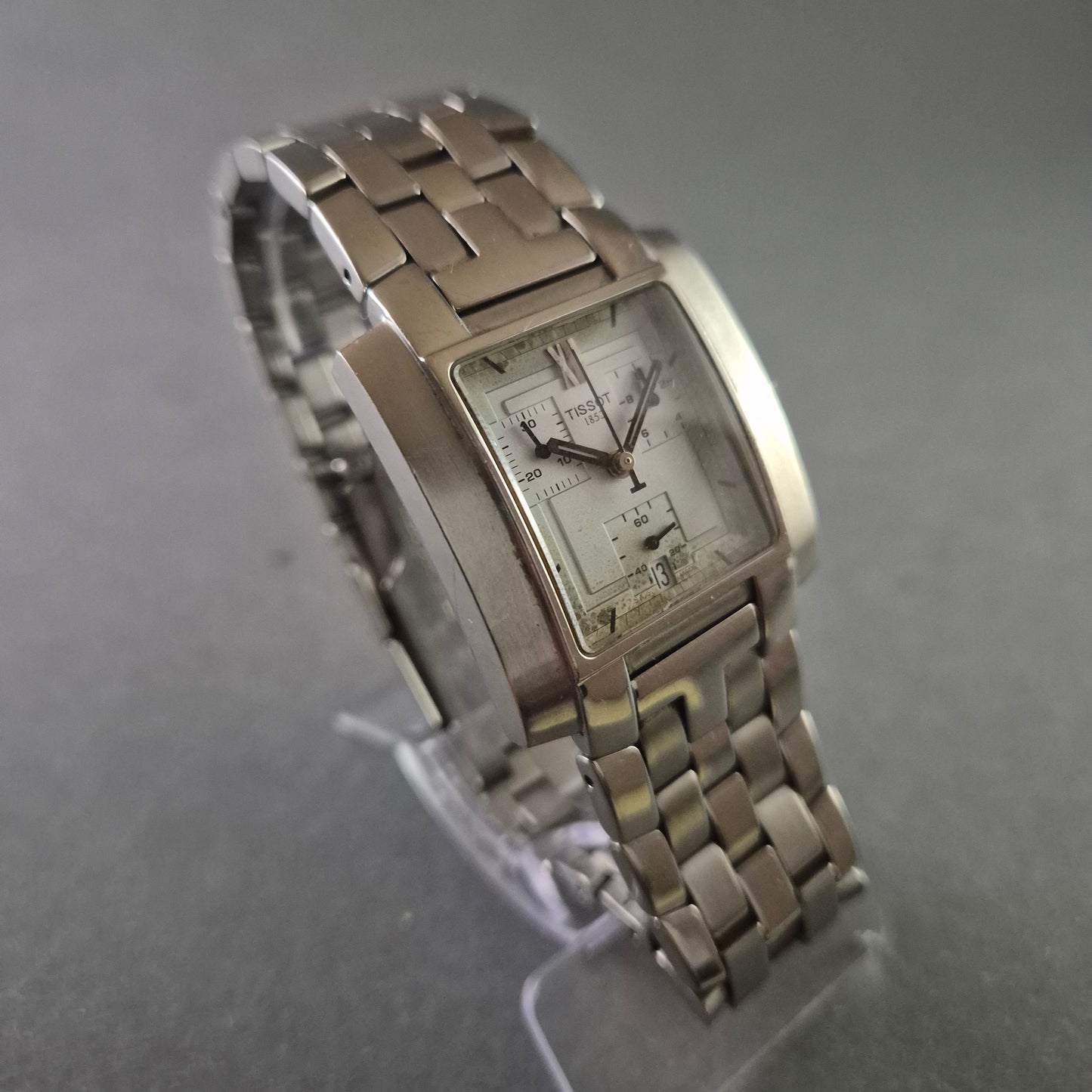 Tissot 1853 Chronograph – Elegante Herrenarmbanduhr mit eckigem Gehäuse