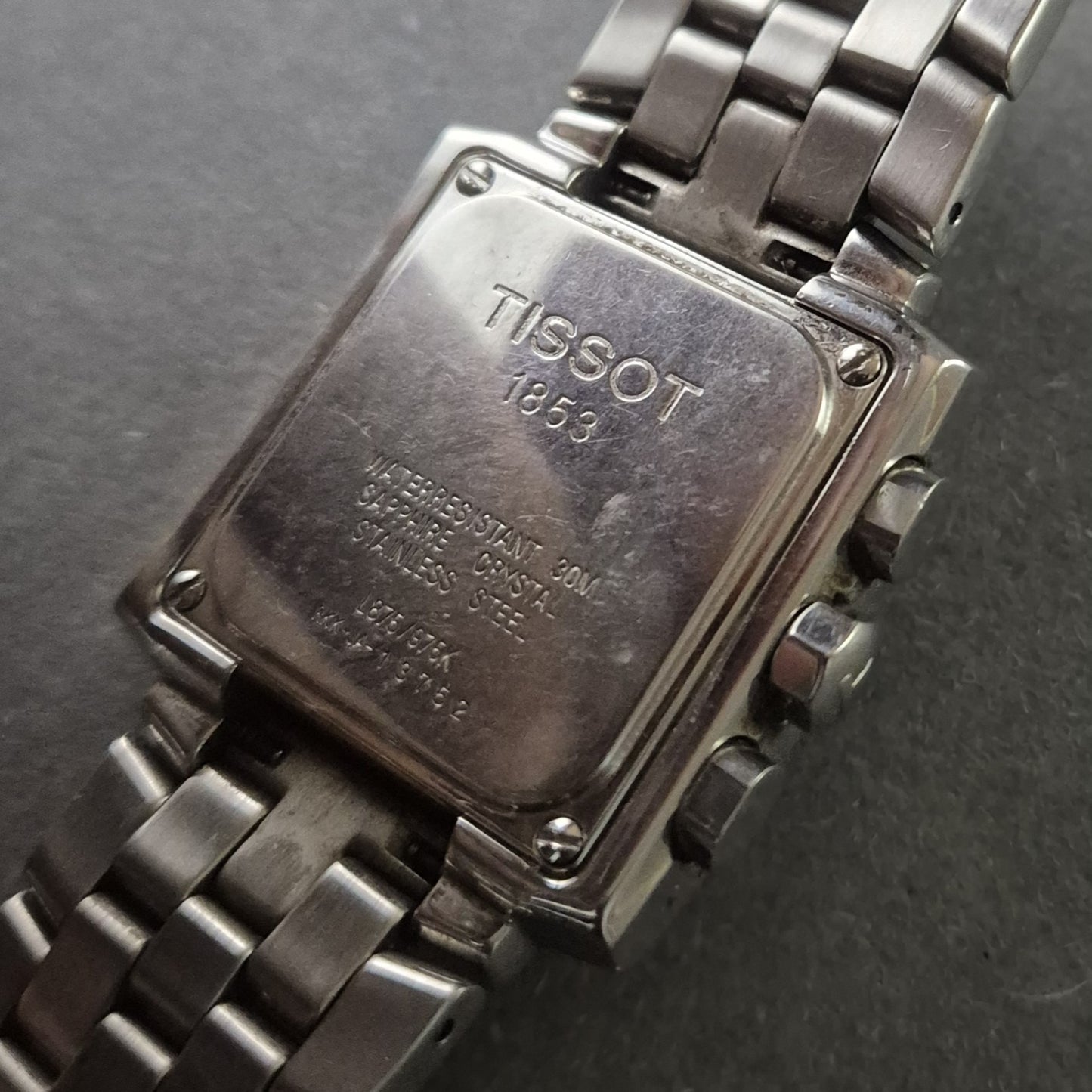 Tissot 1853 Chronograph – Elegante Herrenarmbanduhr mit eckigem Gehäuse