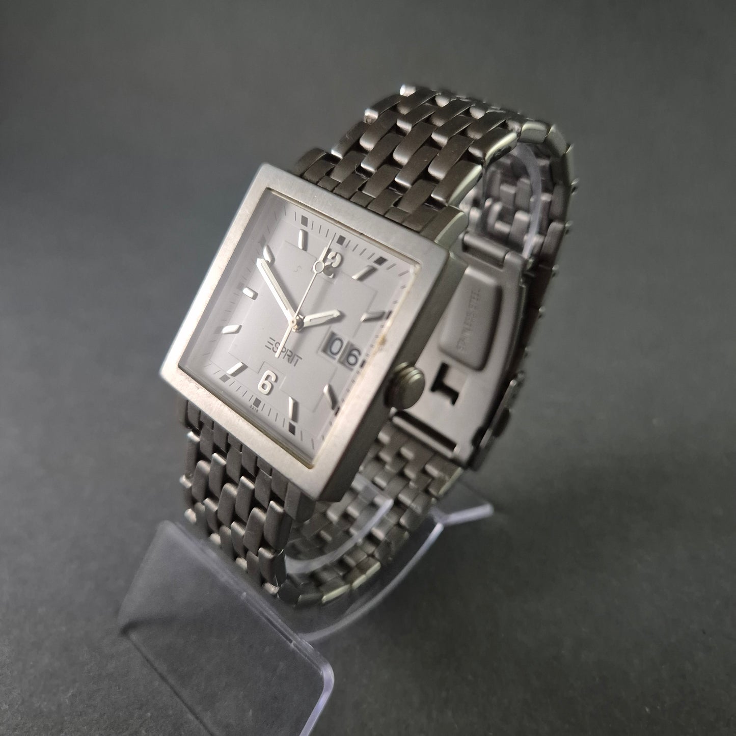 Stilvolle Esprit Herrenarmbanduhr – Rechteckiges Design mit Edelstahlarmband