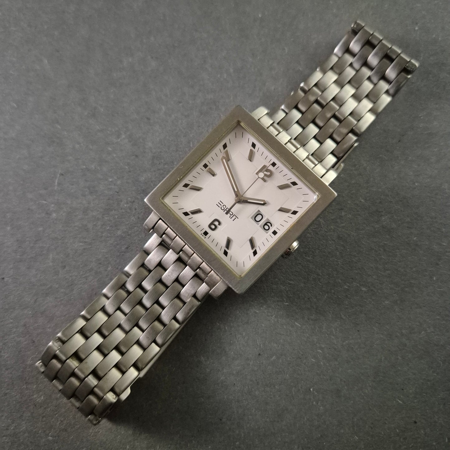 Stilvolle Esprit Herrenarmbanduhr – Rechteckiges Design mit Edelstahlarmband