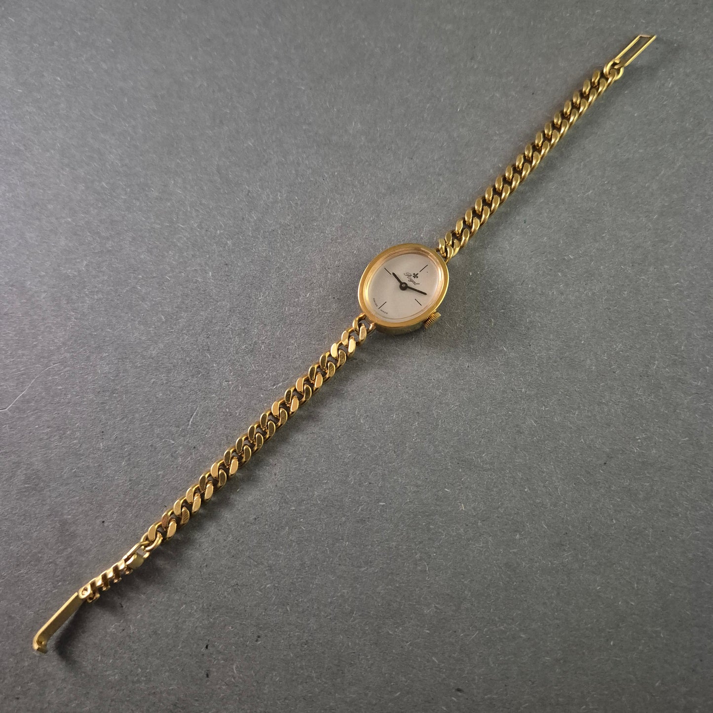 Royal Swiss Damenarmbanduhr – Elegantes Golddesign mit feinem Gliederarmband