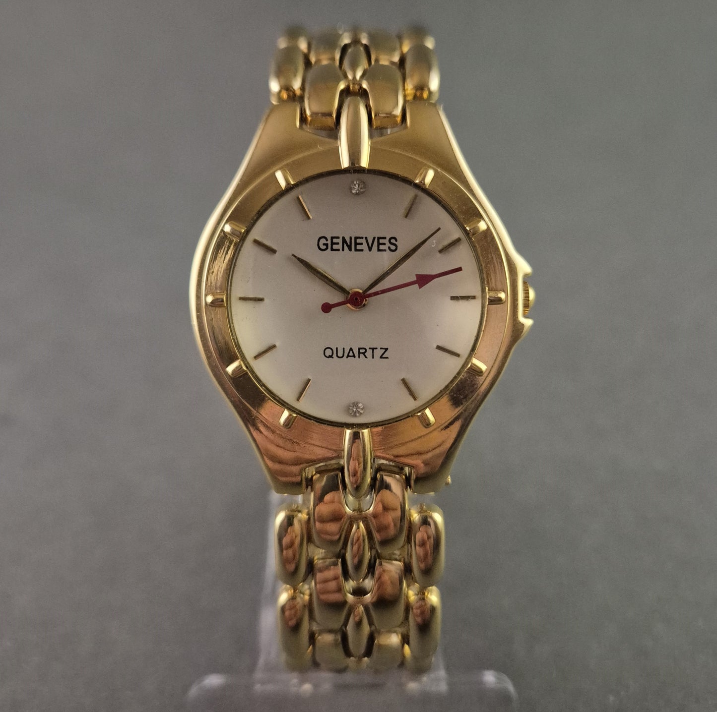 Luxuriöse Geneves Quarzuhr – Elegantes Golddesign für stilvolle Auftritte