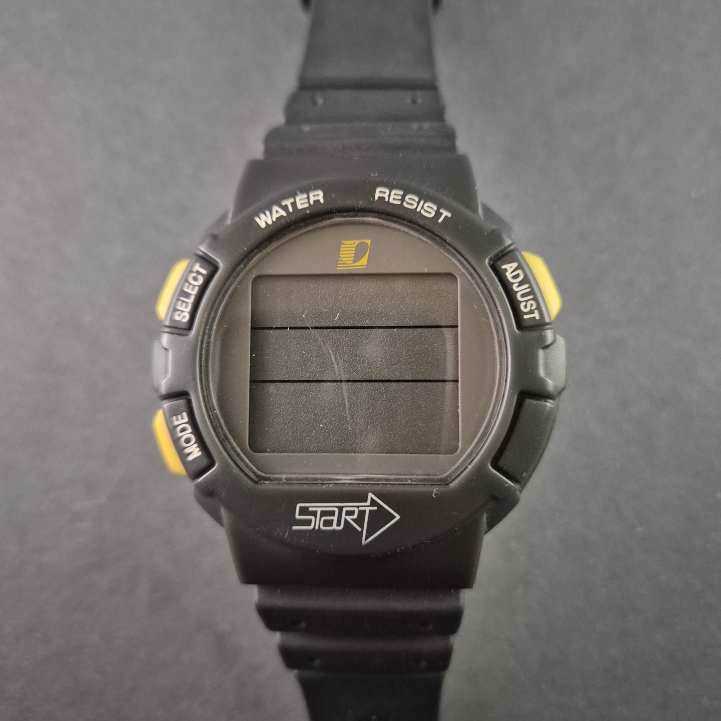 Robuste digitale Sportuhr – Wasserresistent & Outdoor-tauglich