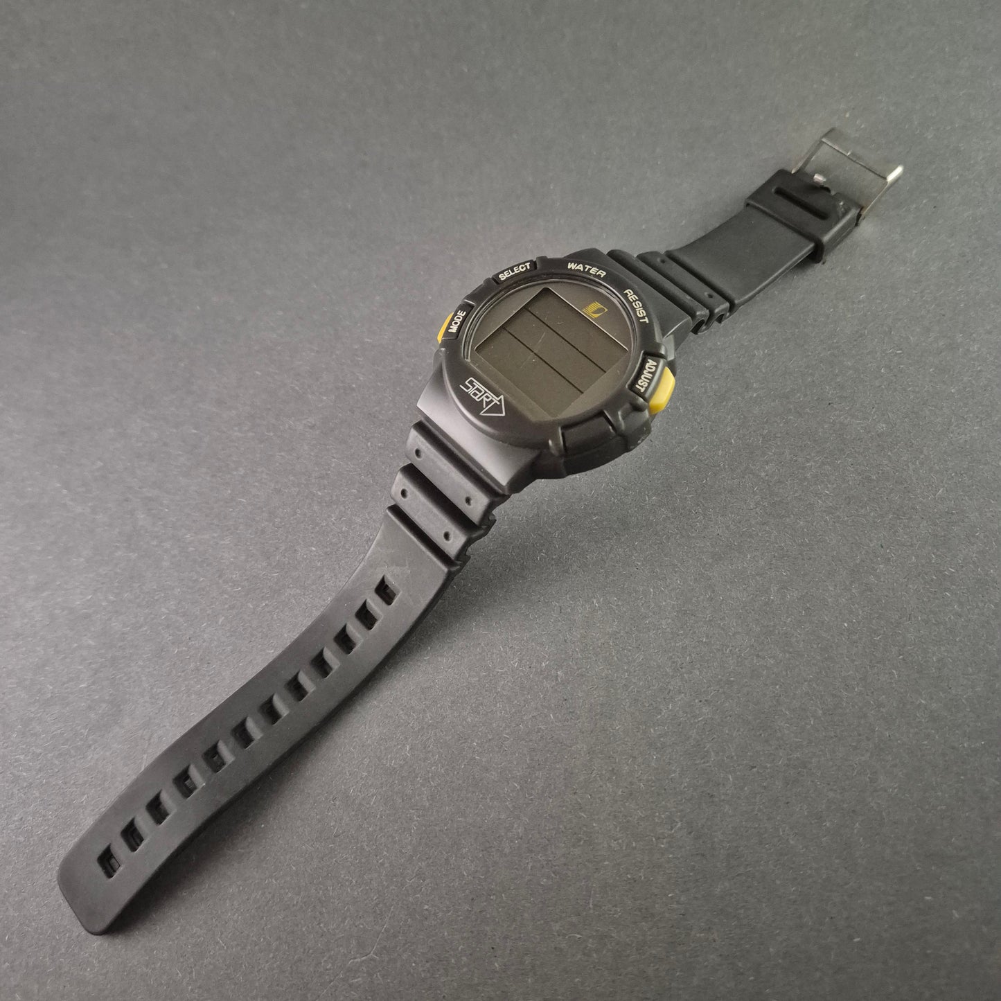 Robuste digitale Sportuhr – Wasserresistent & Outdoor-tauglich