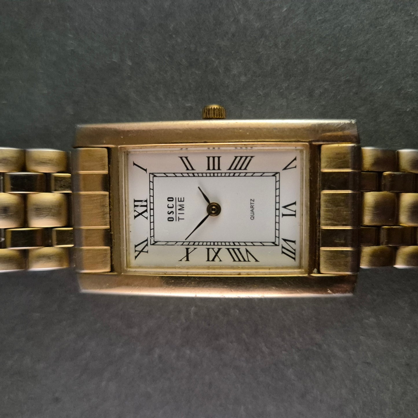 Elegante OSCO TIME Damenarmbanduhr – Klassisches Design mit römischen Ziffern