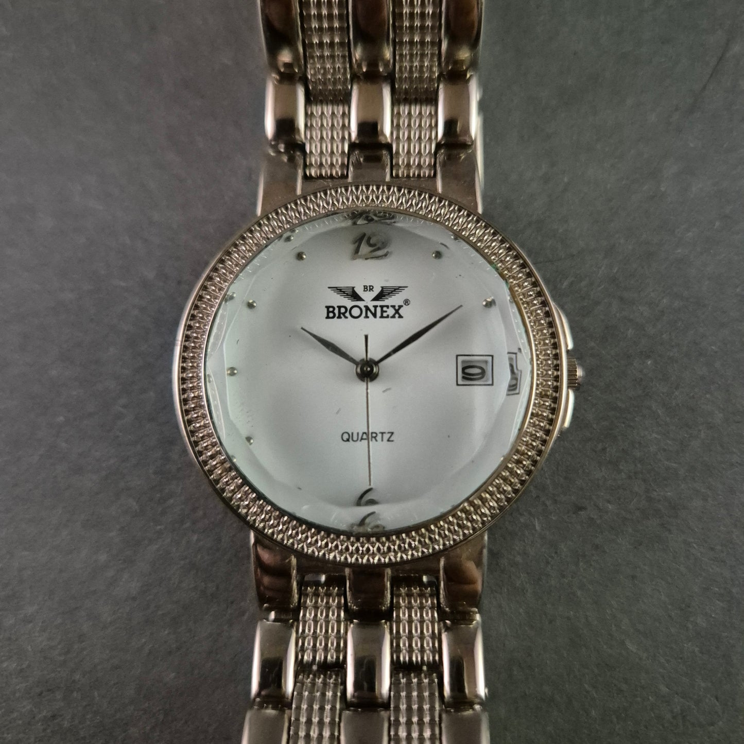 Edle BRONEX Herrenarmbanduhr – Klassisches Design mit Datumsanzeige