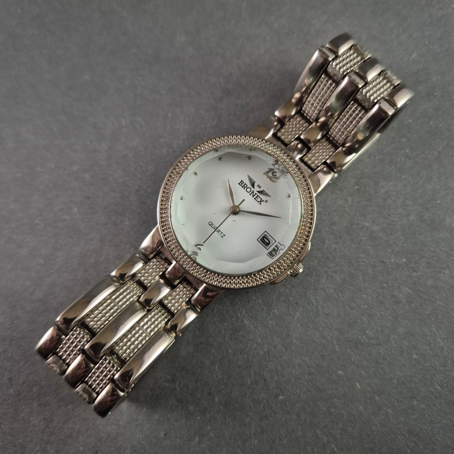 Edle BRONEX Herrenarmbanduhr – Klassisches Design mit Datumsanzeige