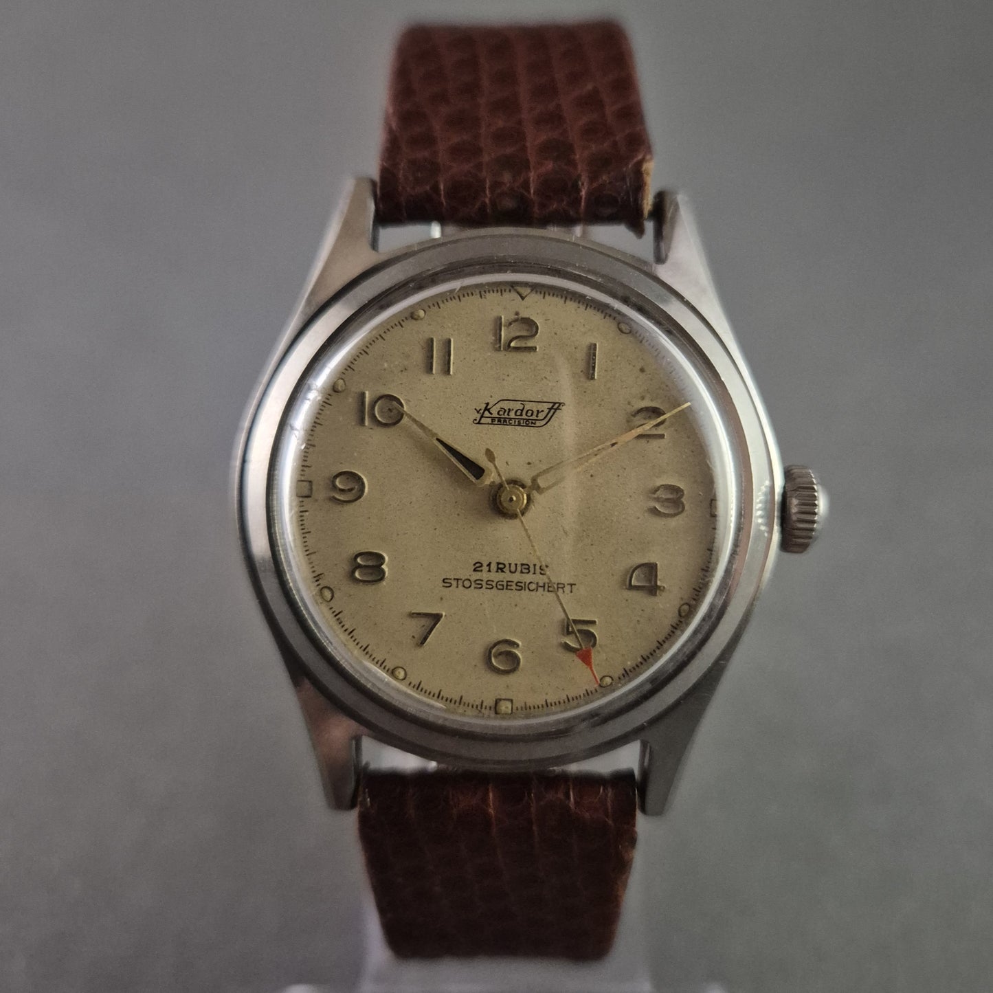 Vintage Kordoff Armbanduhr – Mechanisches Uhrwerk mit zeitlosem Design