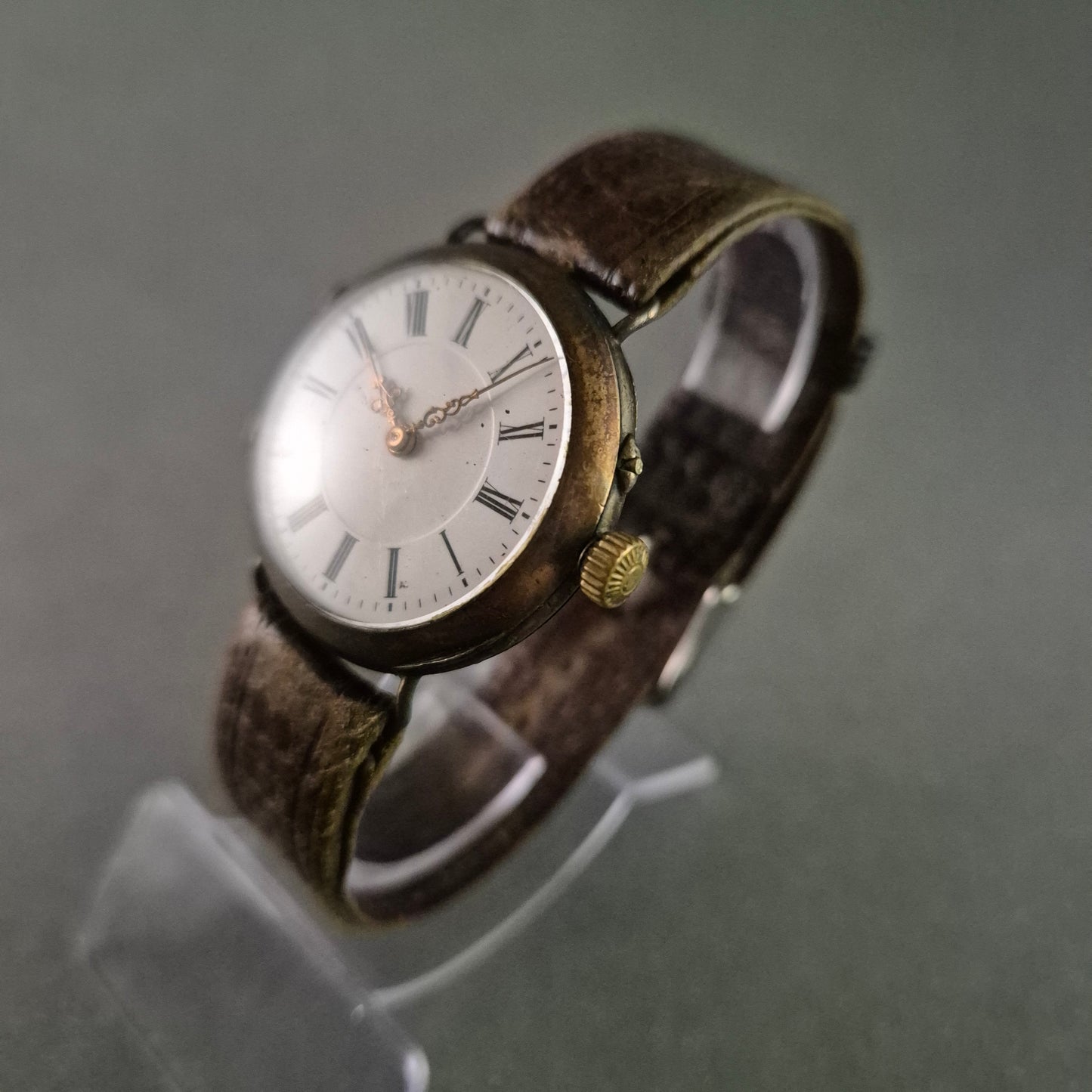 Antike Herrenarmbanduhr – Klassisches Design mit römischen Ziffern